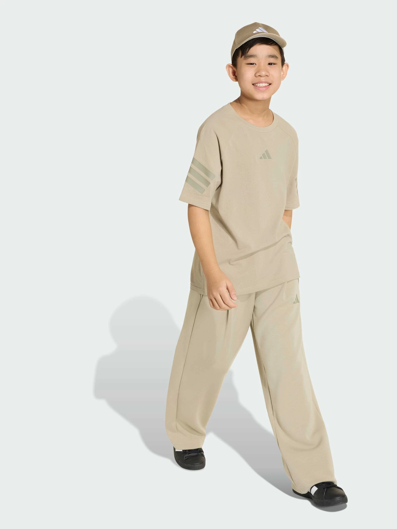 Футболки и поло Adidas Культовые силуэты модель KC8651 Футболки и поло Adidas Культовые силуэты модель KC8651 Фото