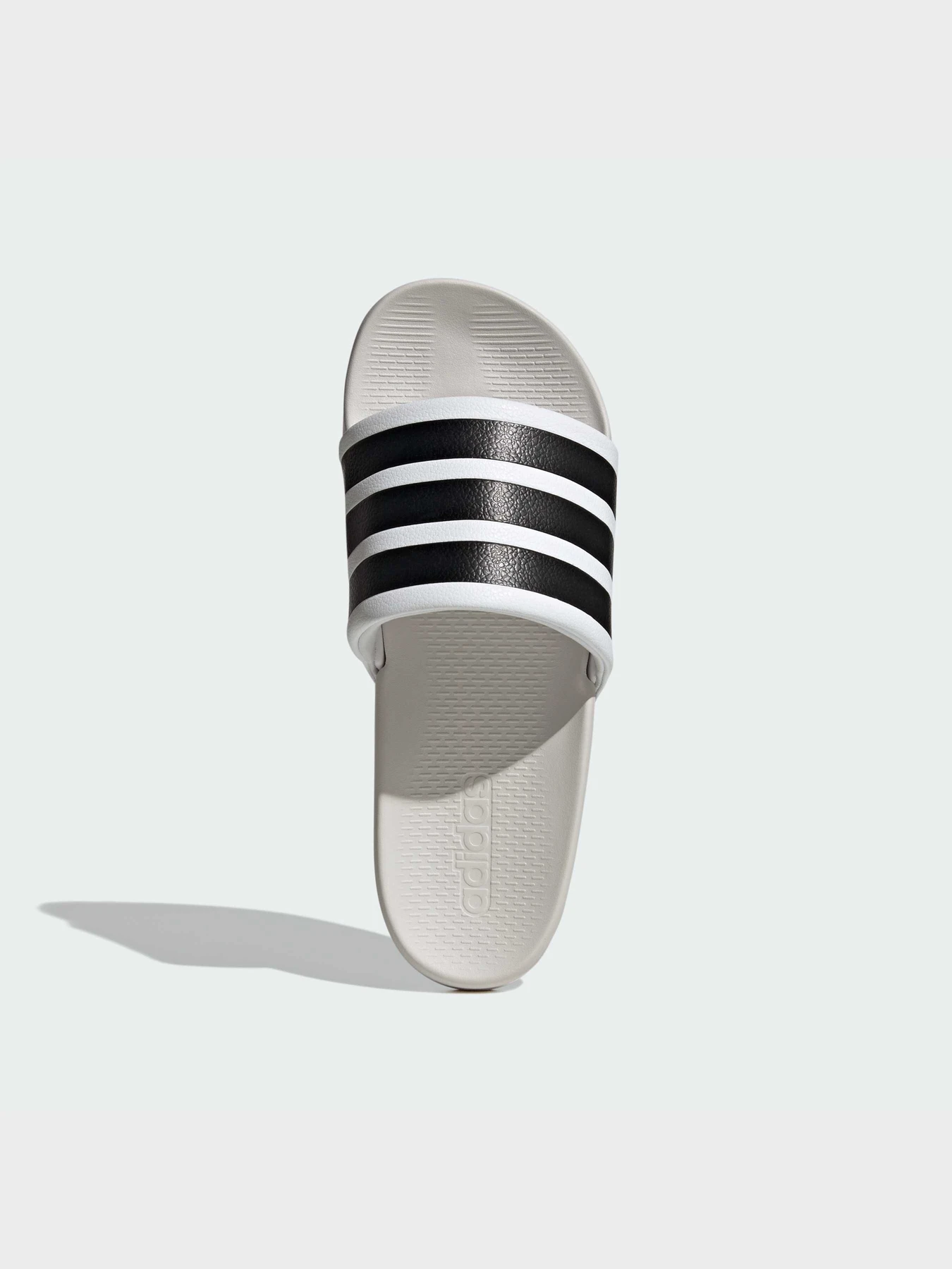 Шлёпанцы Adidas Adilette модель HQ2466 Шлёпанцы Adidas Adilette модель HQ2466 Фото