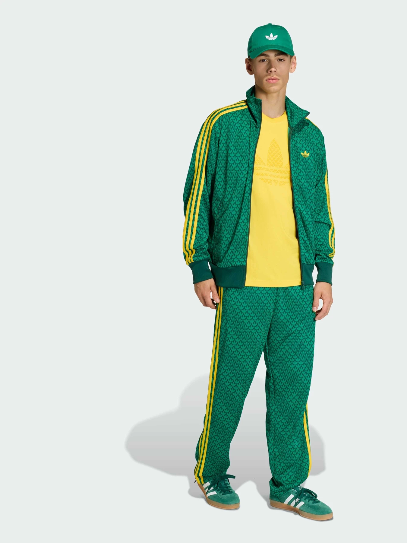 Брюки Adidas Graphics модель KD0396 Брюки Adidas Graphics модель KD0396 Фото