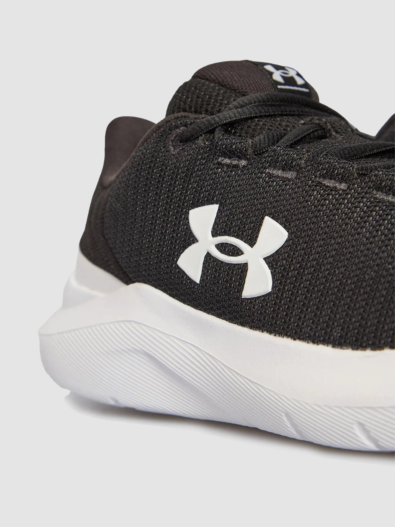 Кросівки Under Armour W Phade Rn модель 3028259-001 Фото