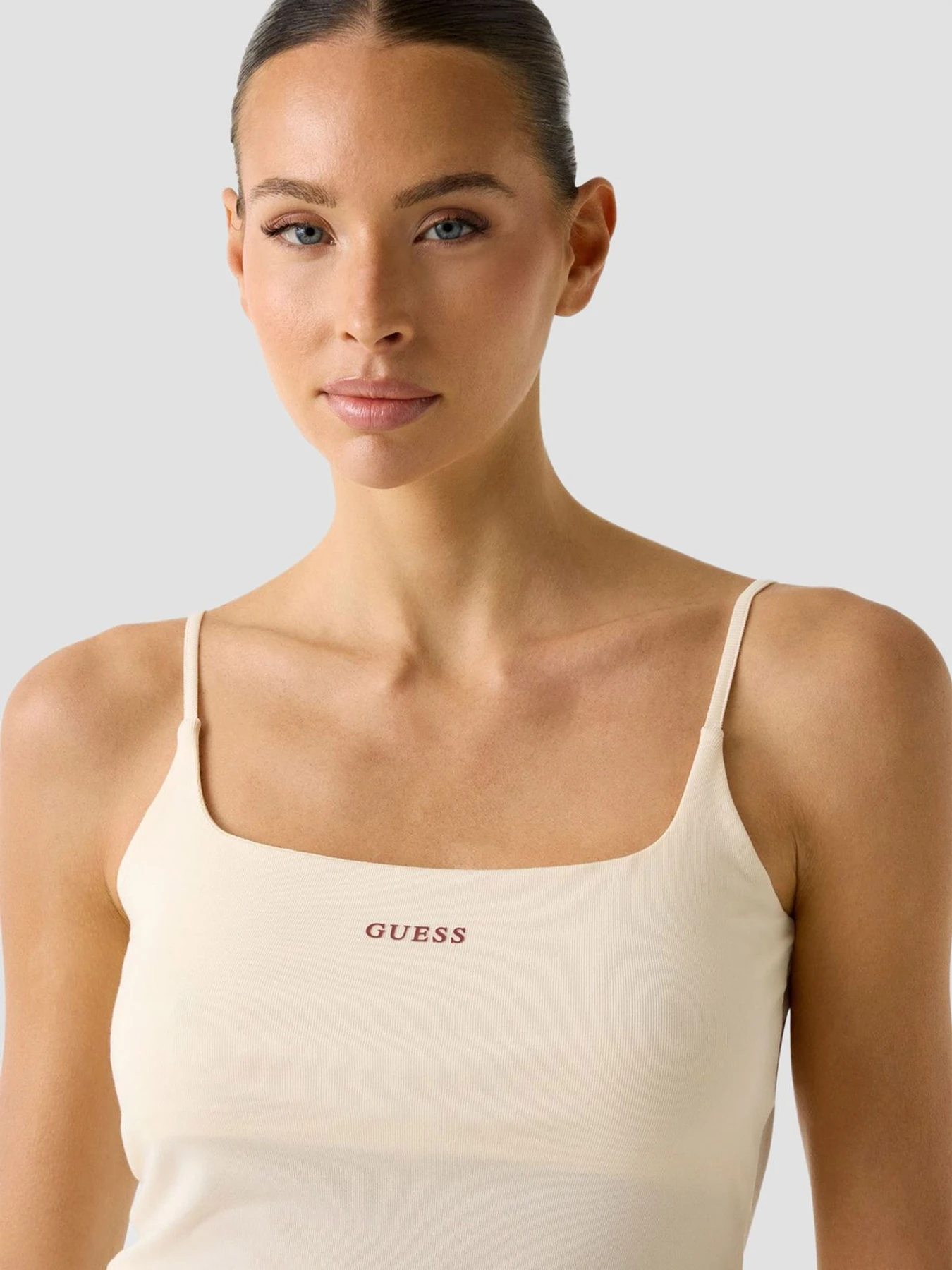 Футболки и поло GUESS модель V6GP18.K3470;G047 Футболки и поло GUESS модель V6GP18.K3470;G047 Фото