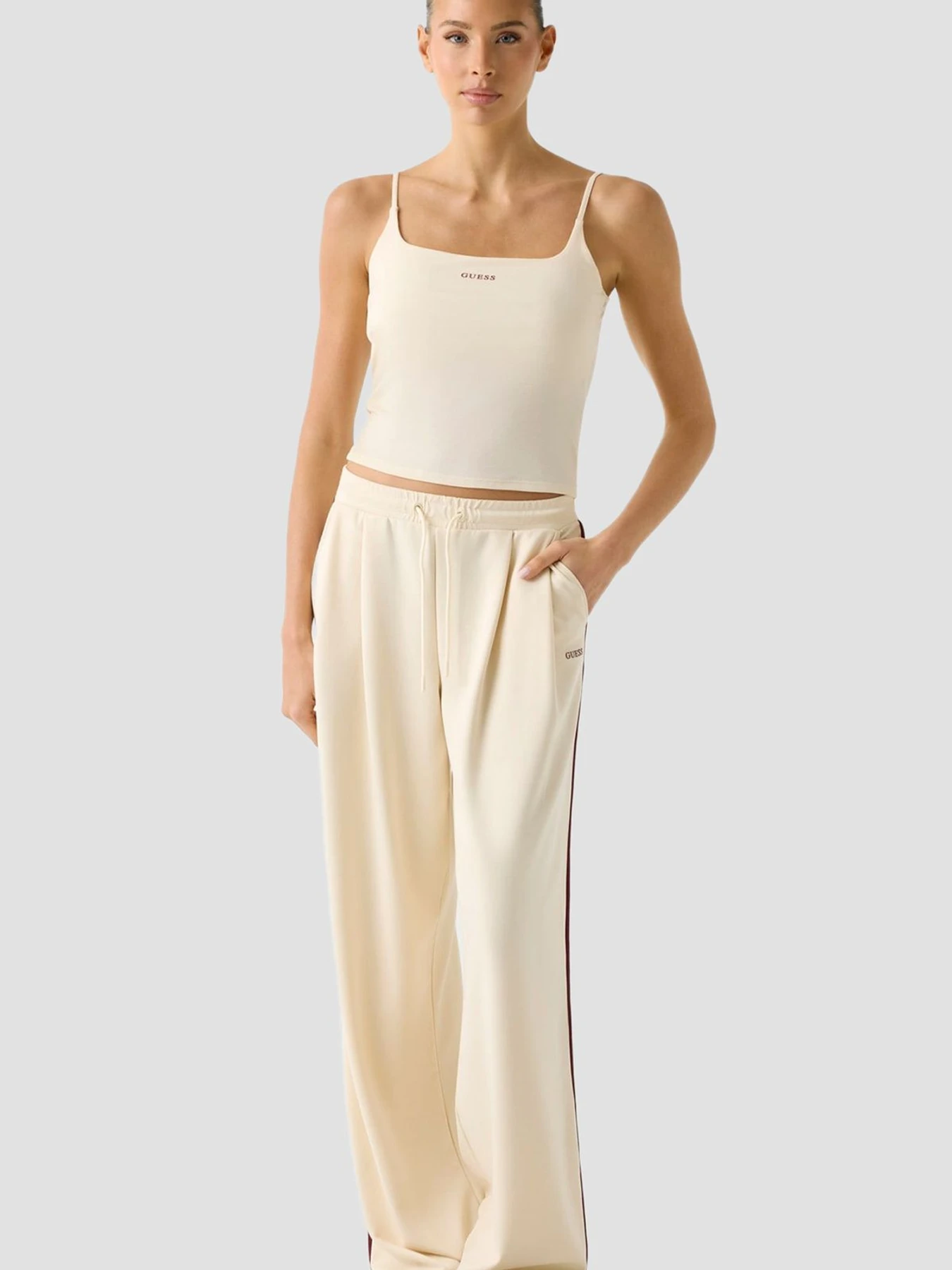 Футболки и поло GUESS модель V6GP18.K3470;G047 Футболки и поло GUESS модель V6GP18.K3470;G047 Фото