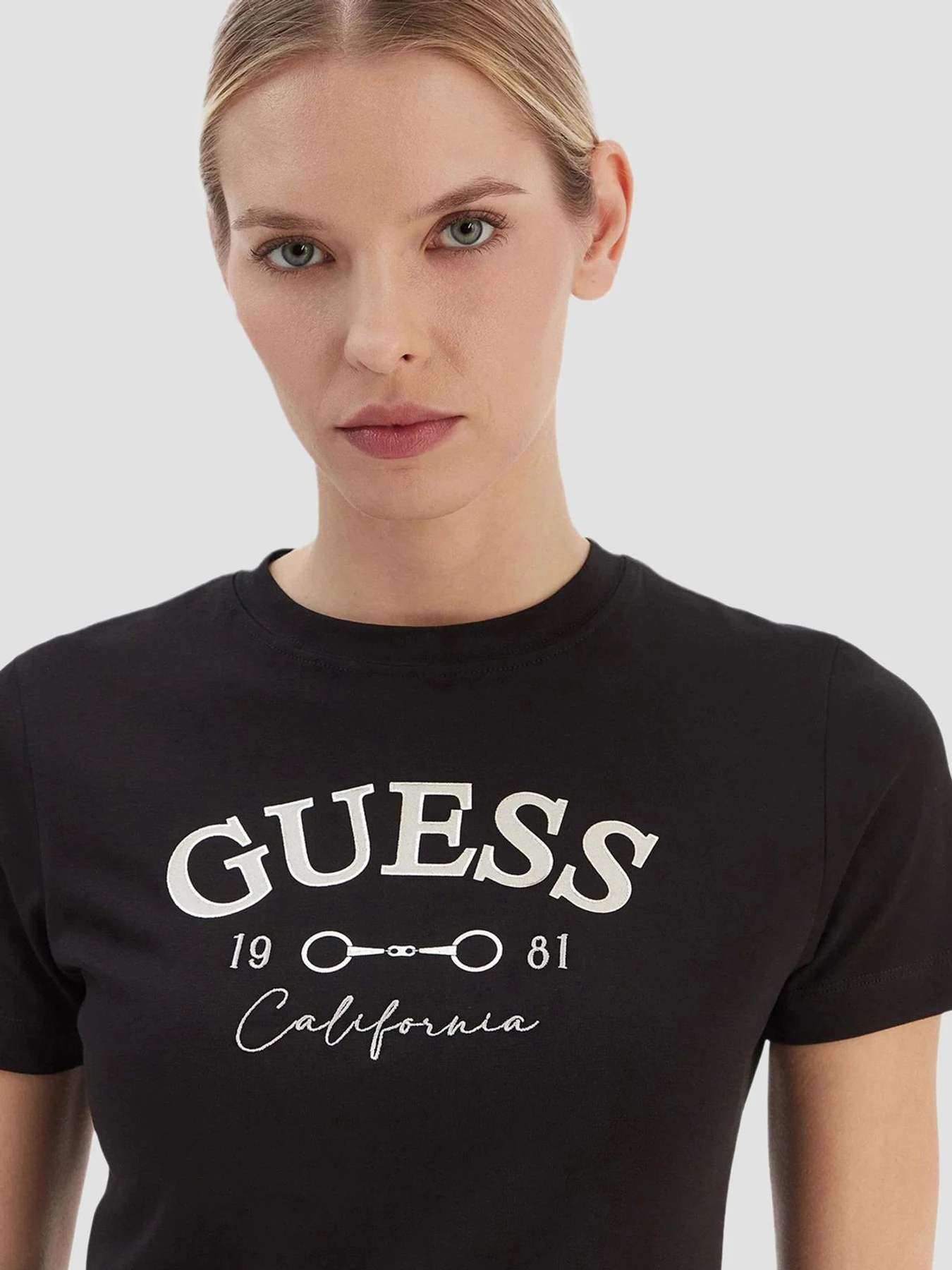 Футболки и поло GUESS модель V6RI02.J1314;JBLK Фото