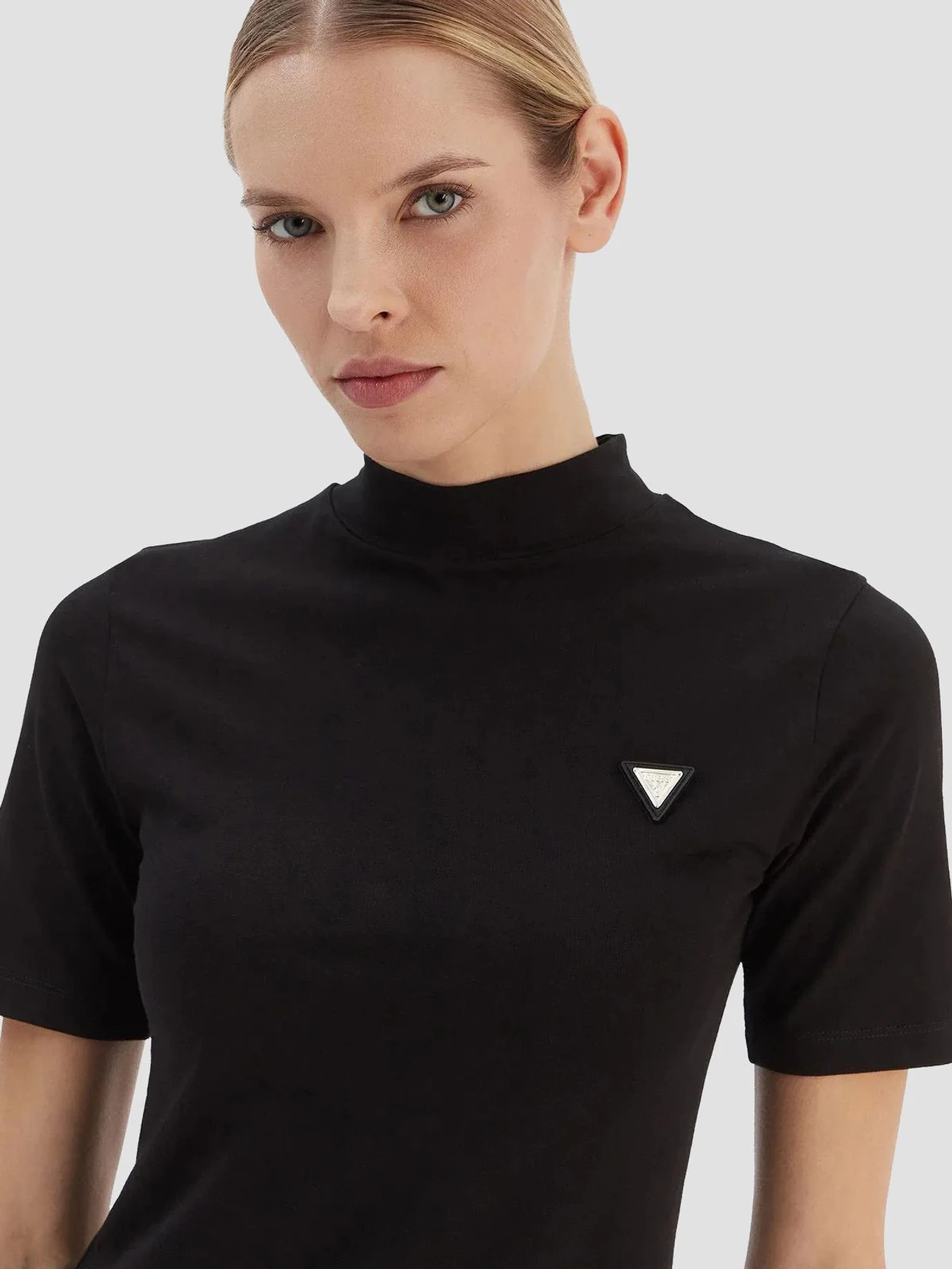 Платья GUESS модель V6RK04.J1314;JBLK Платья GUESS модель V6RK04.J1314;JBLK Фото