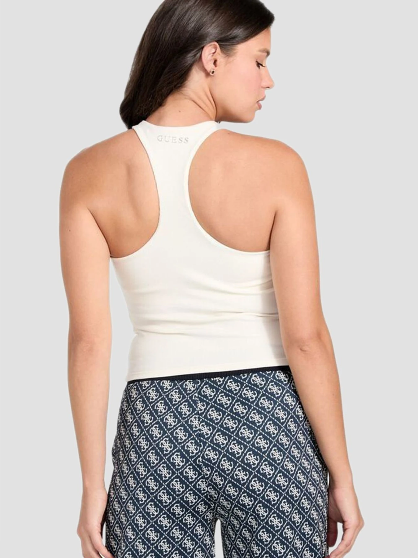Футболки і поло GUESS модель V6RP09.KD932;G027 Футболки і поло GUESS модель V6RP09.KD932;G027 Фото