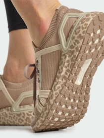 Кроссовки Adidas Ultraboost модель JR2189 Фото