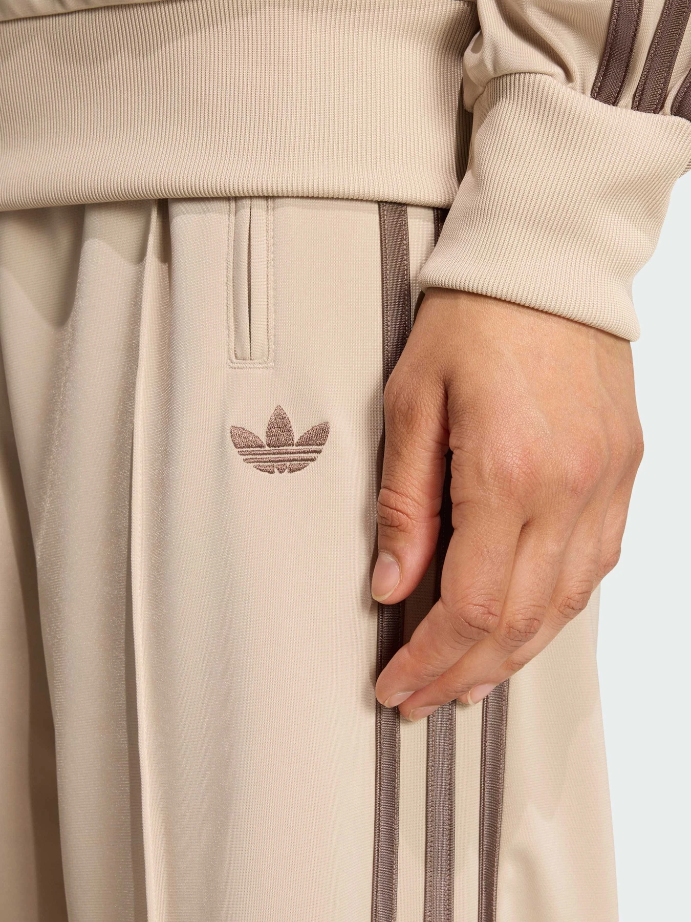 Брюки Adidas Adicolor модель KD3660 Брюки Adidas Adicolor модель KD3660 Фото