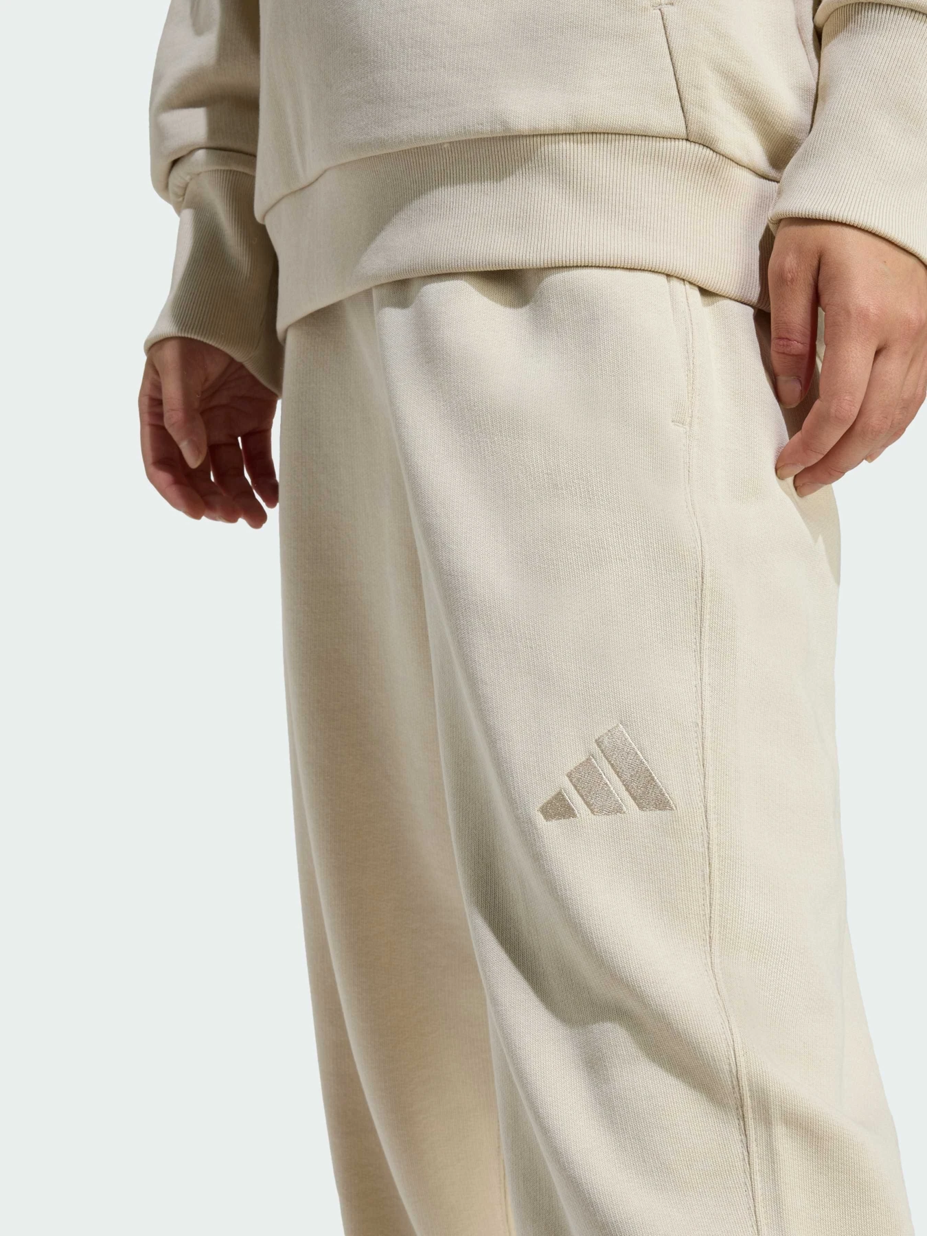 Брюки Adidas модель JY7788 Брюки Adidas модель JY7788 Фото