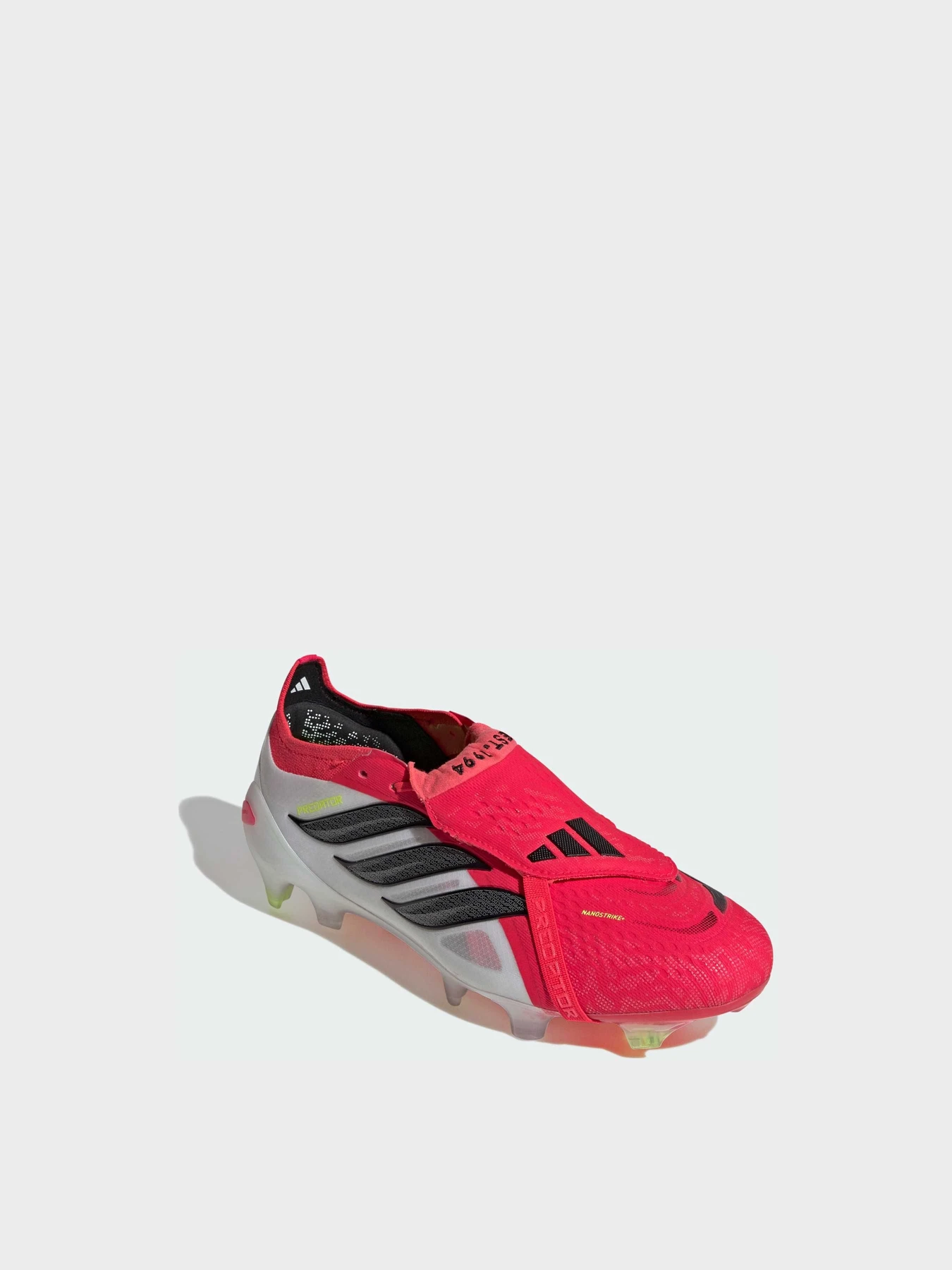 Кроссовки Adidas Predator модель JS0380 Кроссовки Adidas Predator модель JS0380 Фото