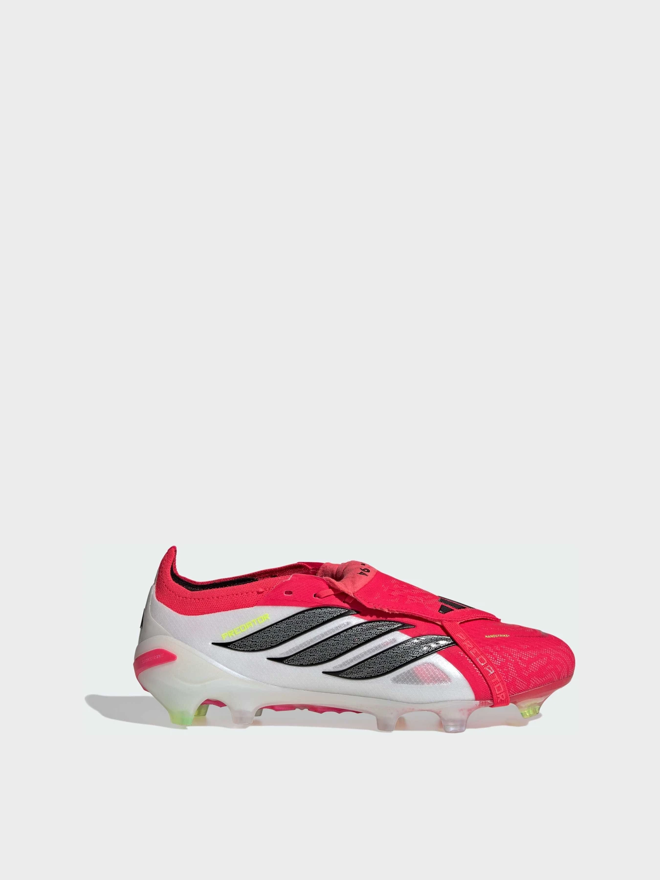 Кроссовки Adidas Predator модель JS0380 Кроссовки Adidas Predator модель JS0380 Фото