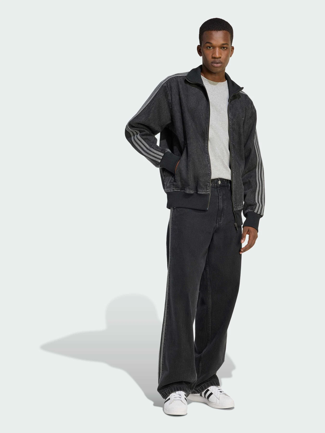 Куртки и дубленки Adidas Adicolor модель KD1516 Куртки и дубленки Adidas Adicolor модель KD1516 Фото