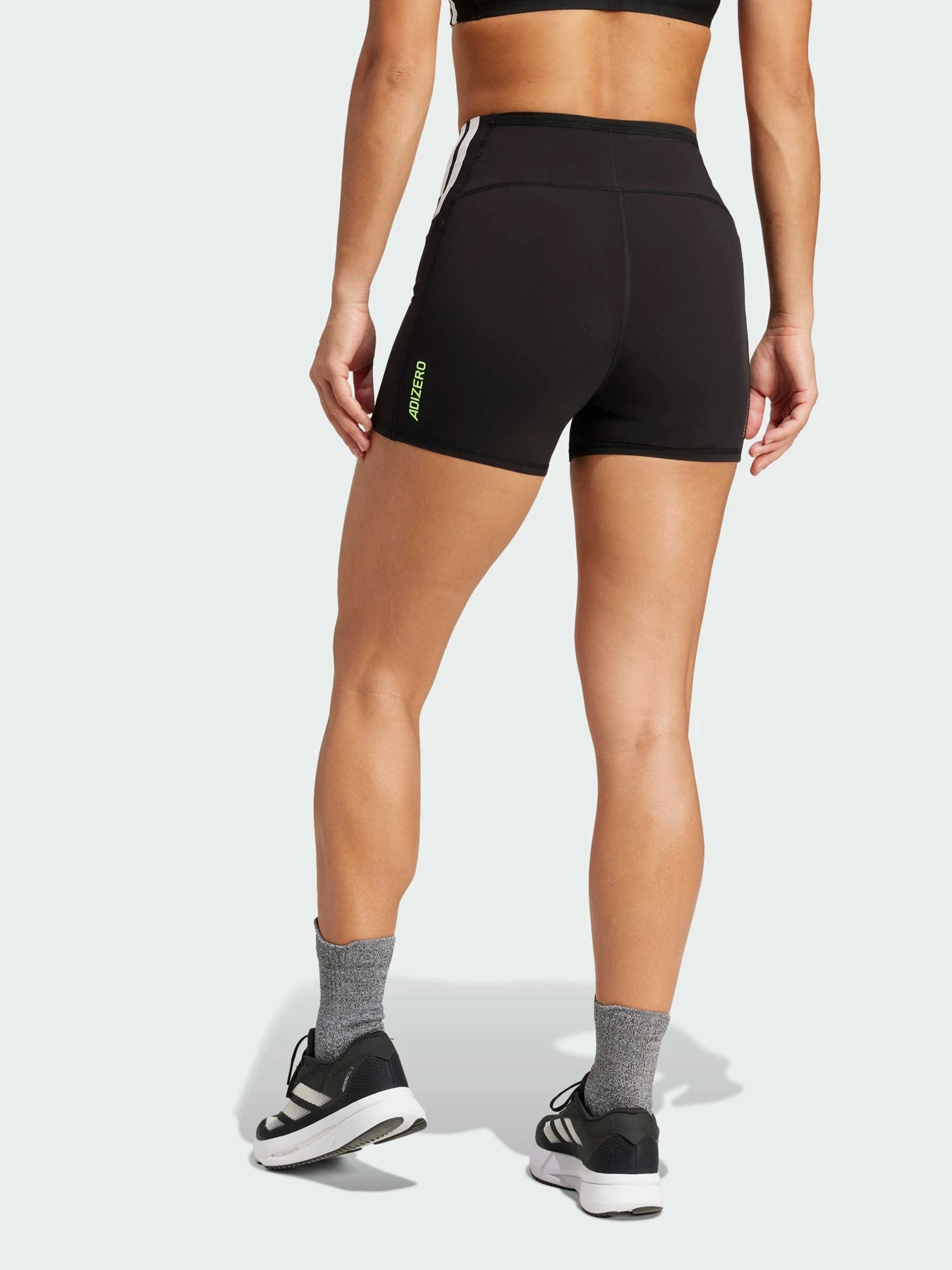 Шорты Adidas модель JE8033 Шорты Adidas модель JE8033 Фото