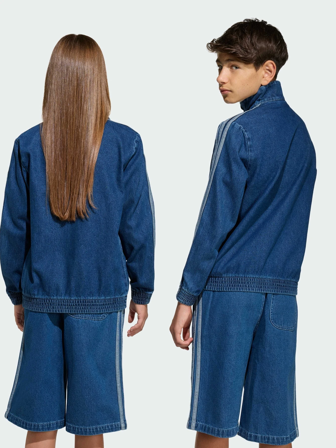 Куртки и дубленки Adidas Adicolor модель KE2849 Куртки и дубленки Adidas Adicolor модель KE2849 Фото