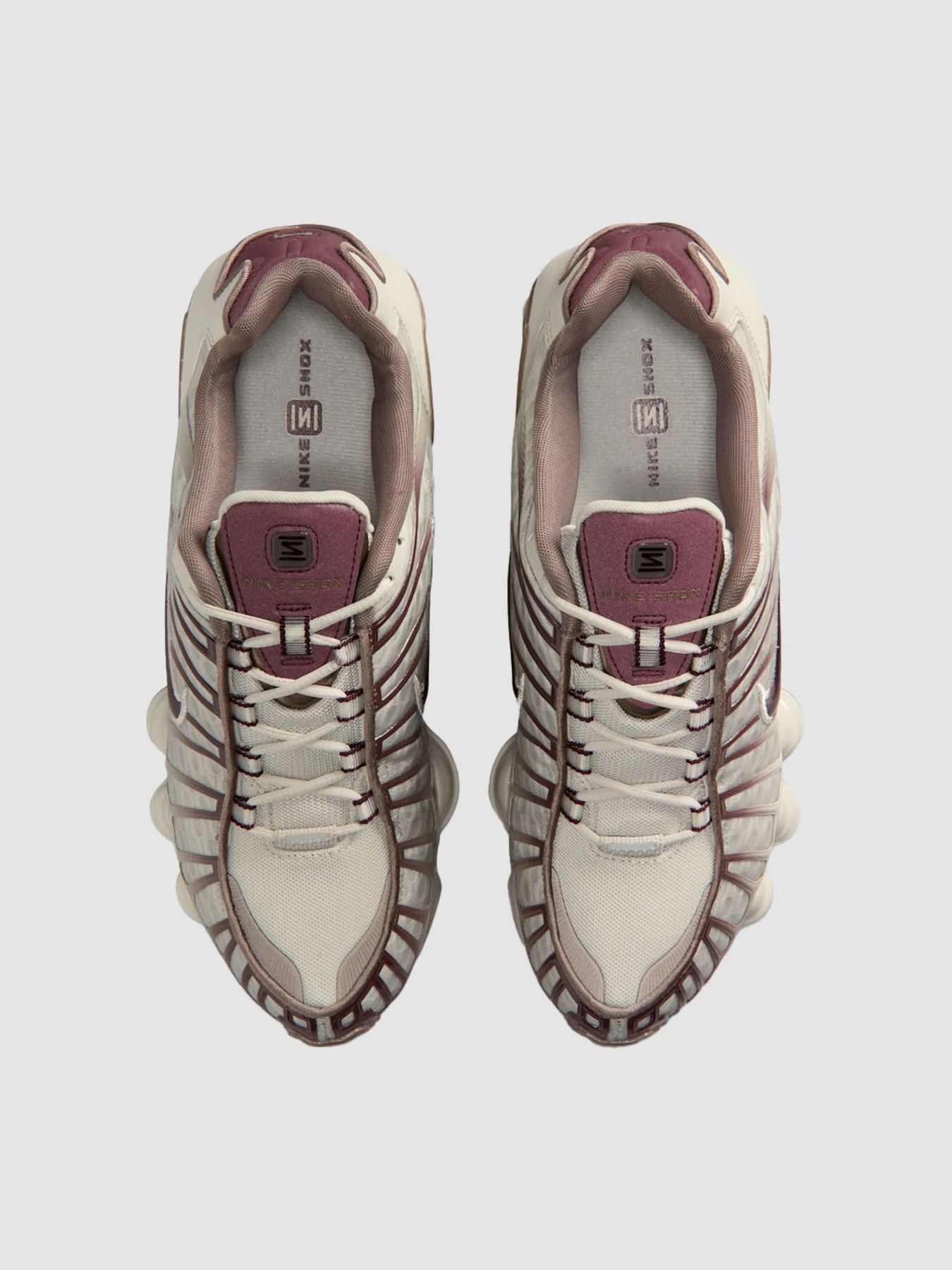 Кросівки NIKE W Shox Tl модель IM6013-072 Кросівки NIKE W Shox Tl модель IM6013-072 Фото
