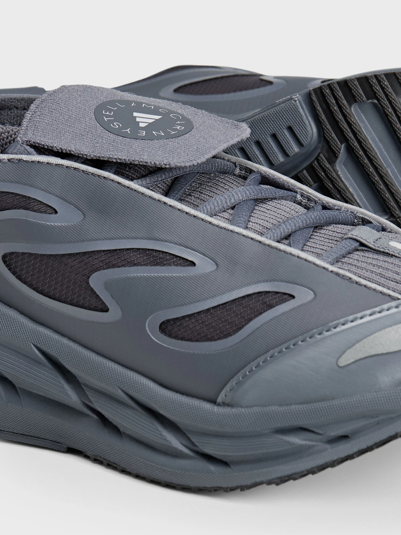 Кроссовки Adidas модель KJ1018 Кроссовки Adidas модель KJ1018 Фото