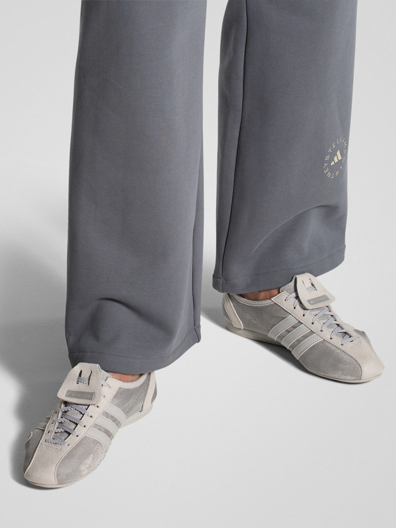 Кроссовки Adidas модель KJ8931 Кроссовки Adidas модель KJ8931 Фото