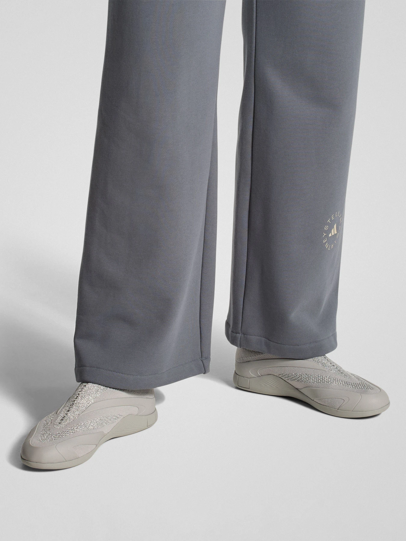 Кросівки Adidas модель KJ1024 Кросівки Adidas модель KJ1024 Фото