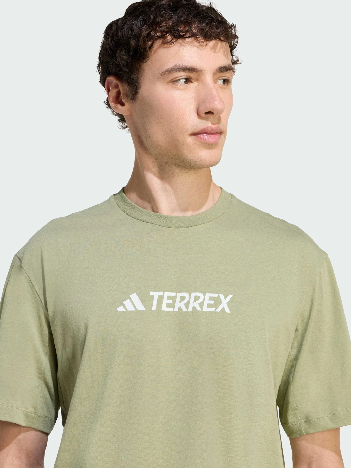 Футболки і поло Adidas модель JZ1168 Футболки і поло Adidas модель JZ1168 Фото
