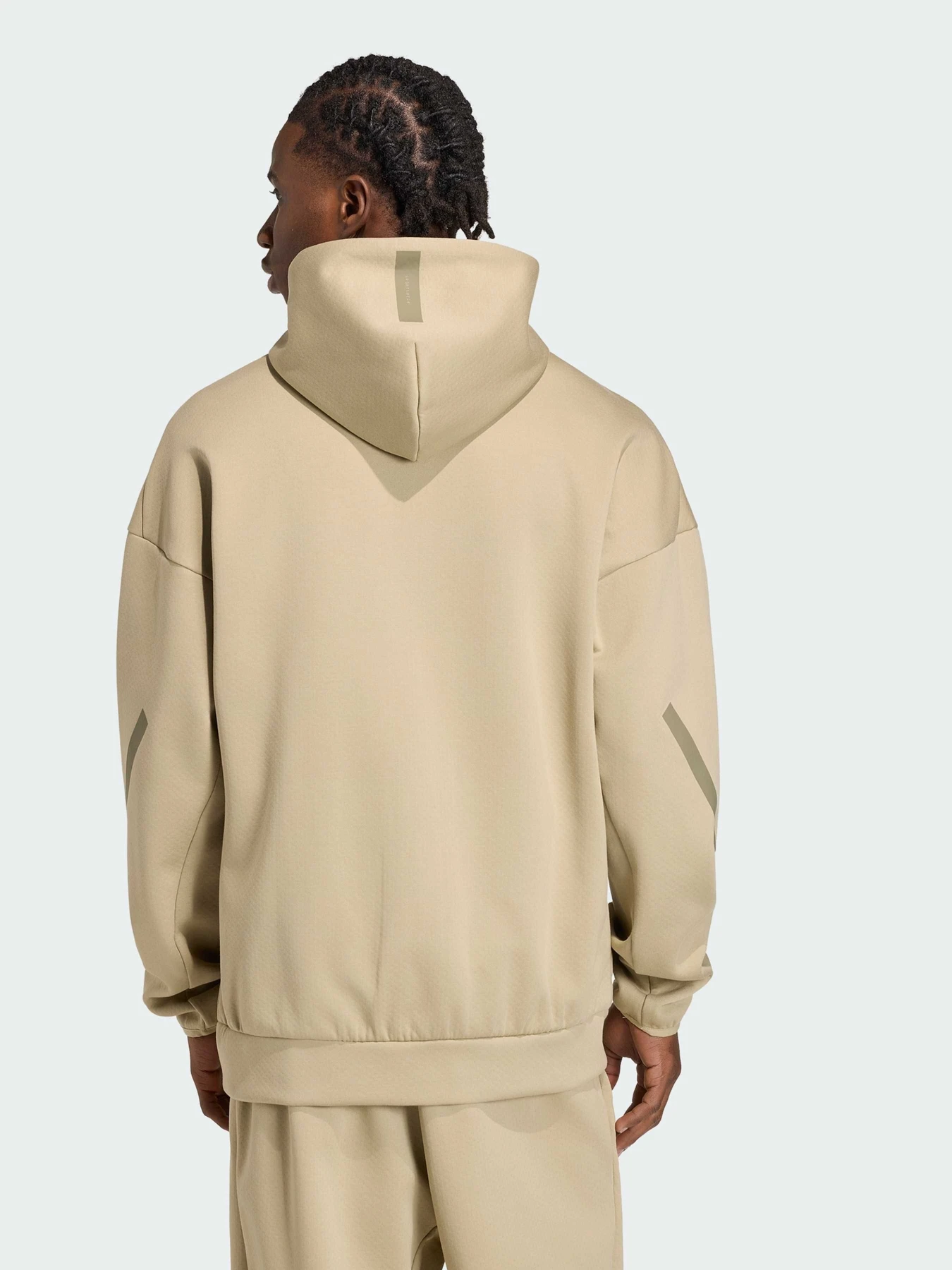 Худи и свитшоты Adidas ZNE модель KE4682 Худи и свитшоты Adidas ZNE модель KE4682 Фото