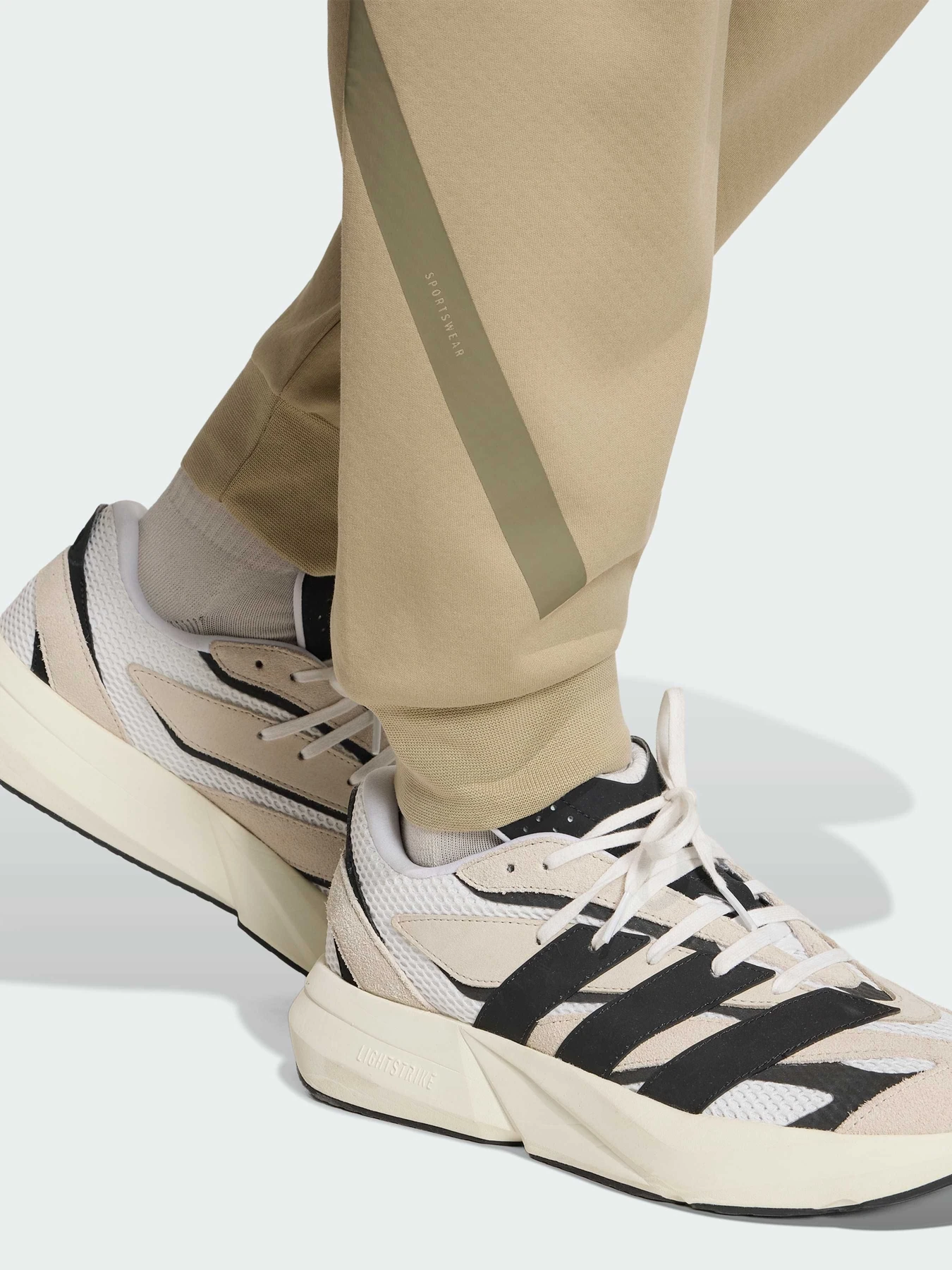 Штани Adidas ZNE модель KE4688 Штани Adidas ZNE модель KE4688 Фото