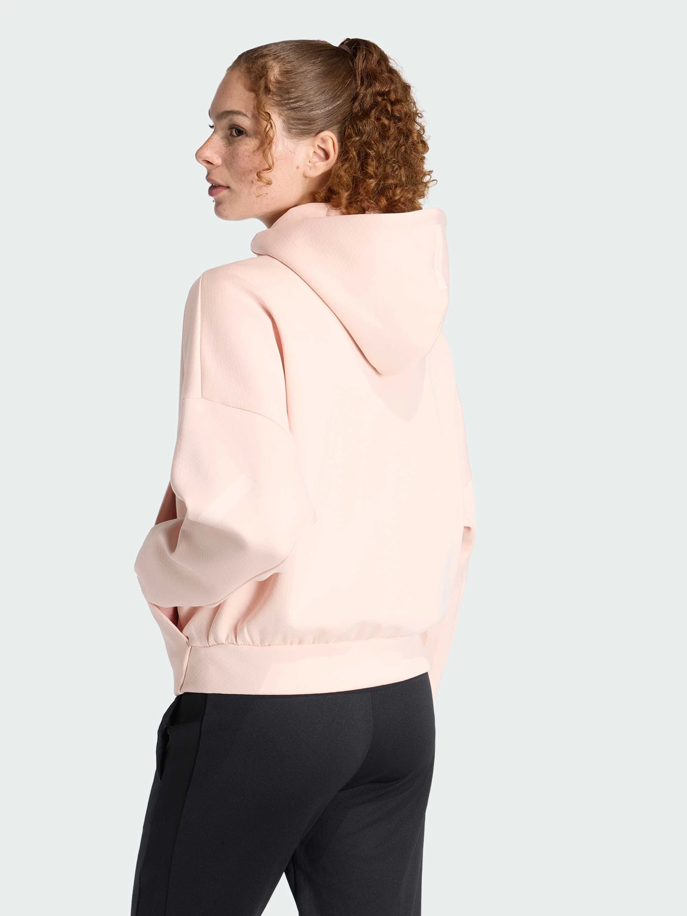 Худи и свитшоты Adidas ZNE модель KE4750 Худи и свитшоты Adidas ZNE модель KE4750 Фото