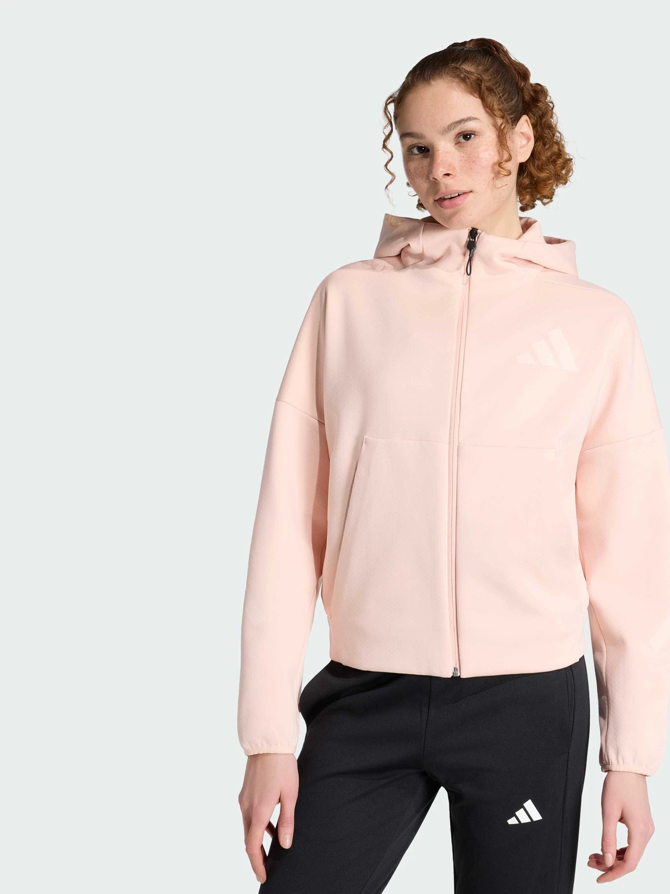 Худи и свитшоты Adidas ZNE модель KE4750 Худи и свитшоты Adidas ZNE модель KE4750 Фото