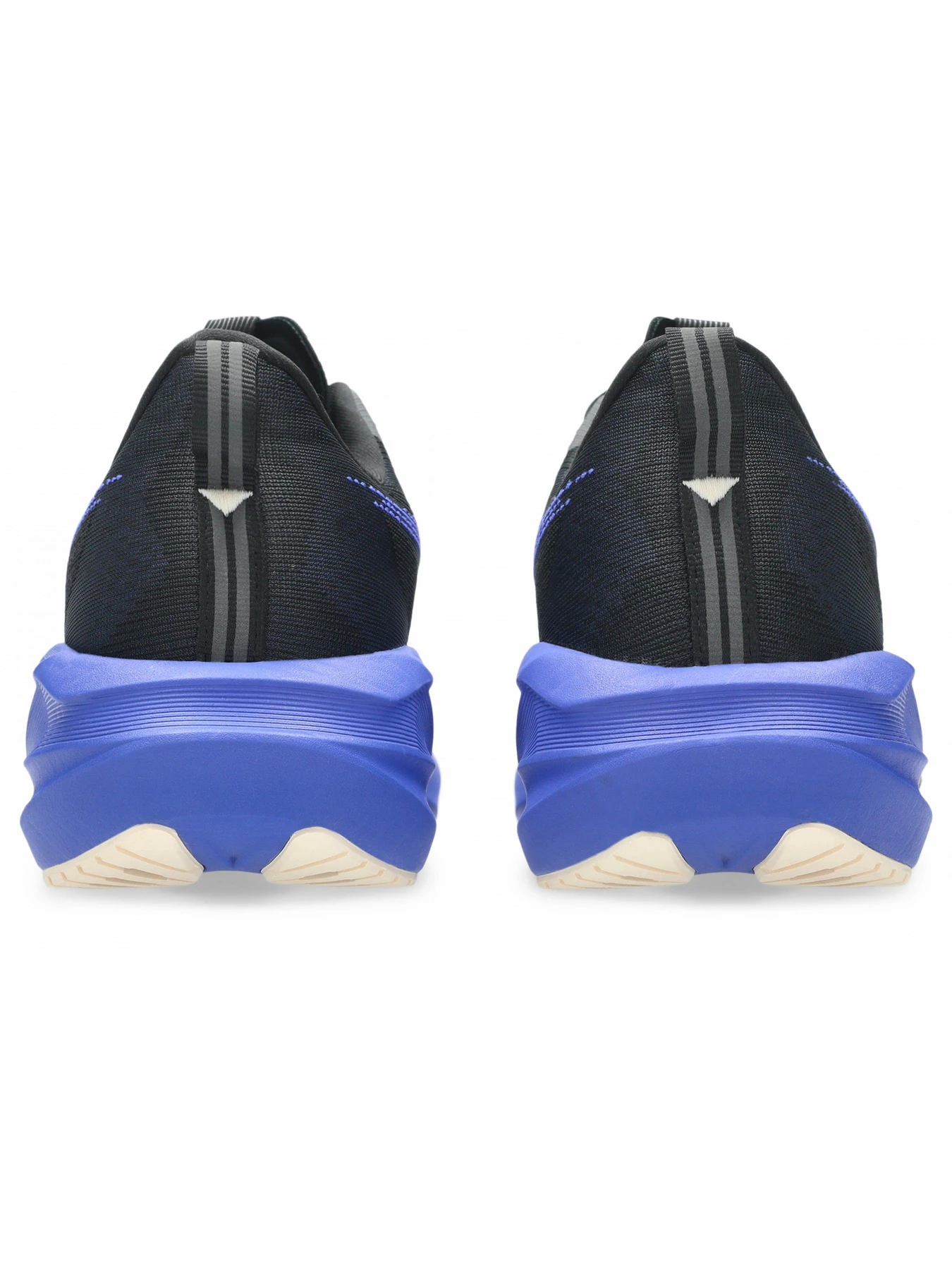 Кроссовки Asics Novablast модель 1011B974-004 Кроссовки Asics Novablast модель 1011B974-004 Фото