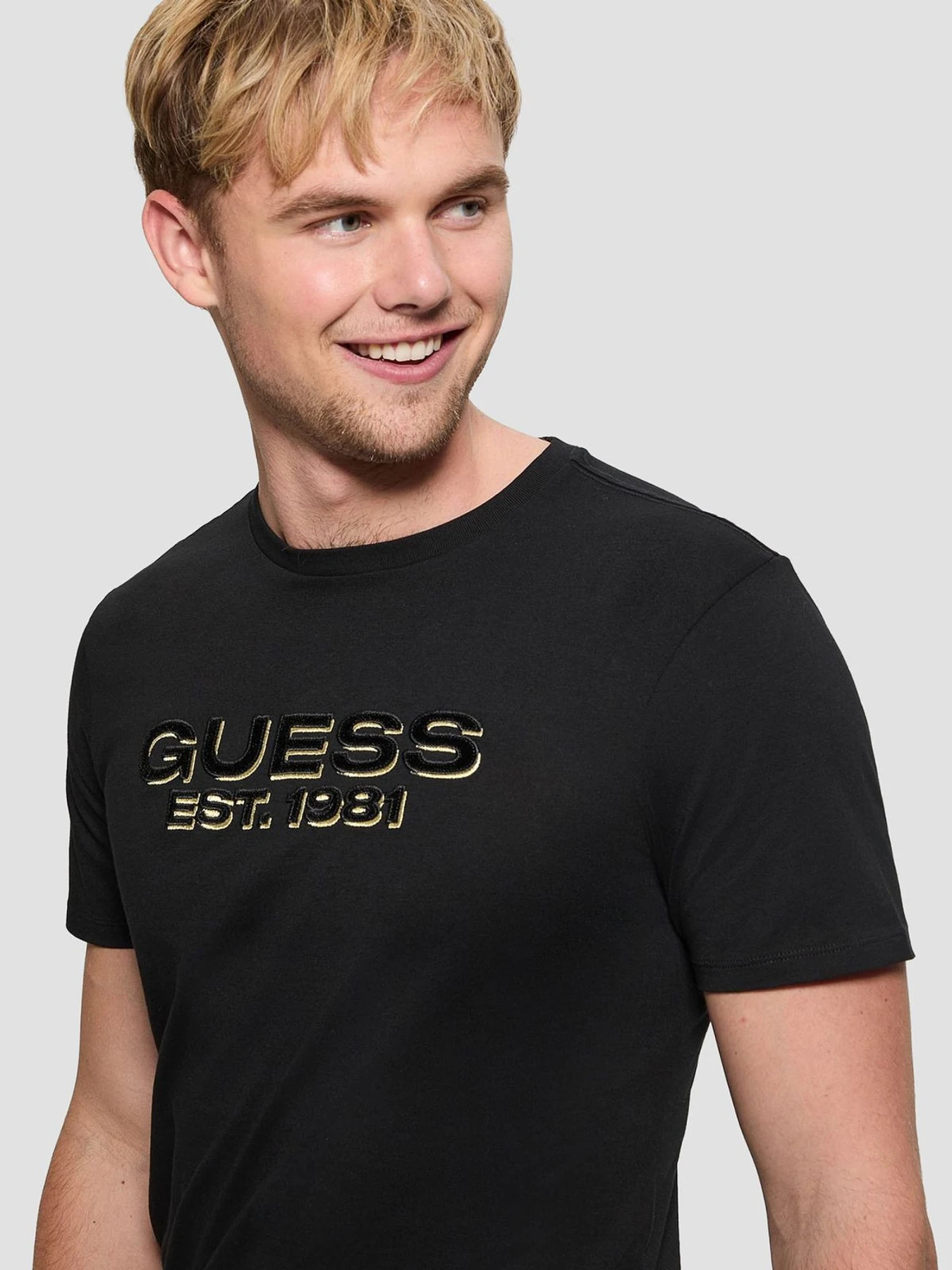 Футболки и поло GUESS модель M5RI50.K9RM1;JBLK Фото