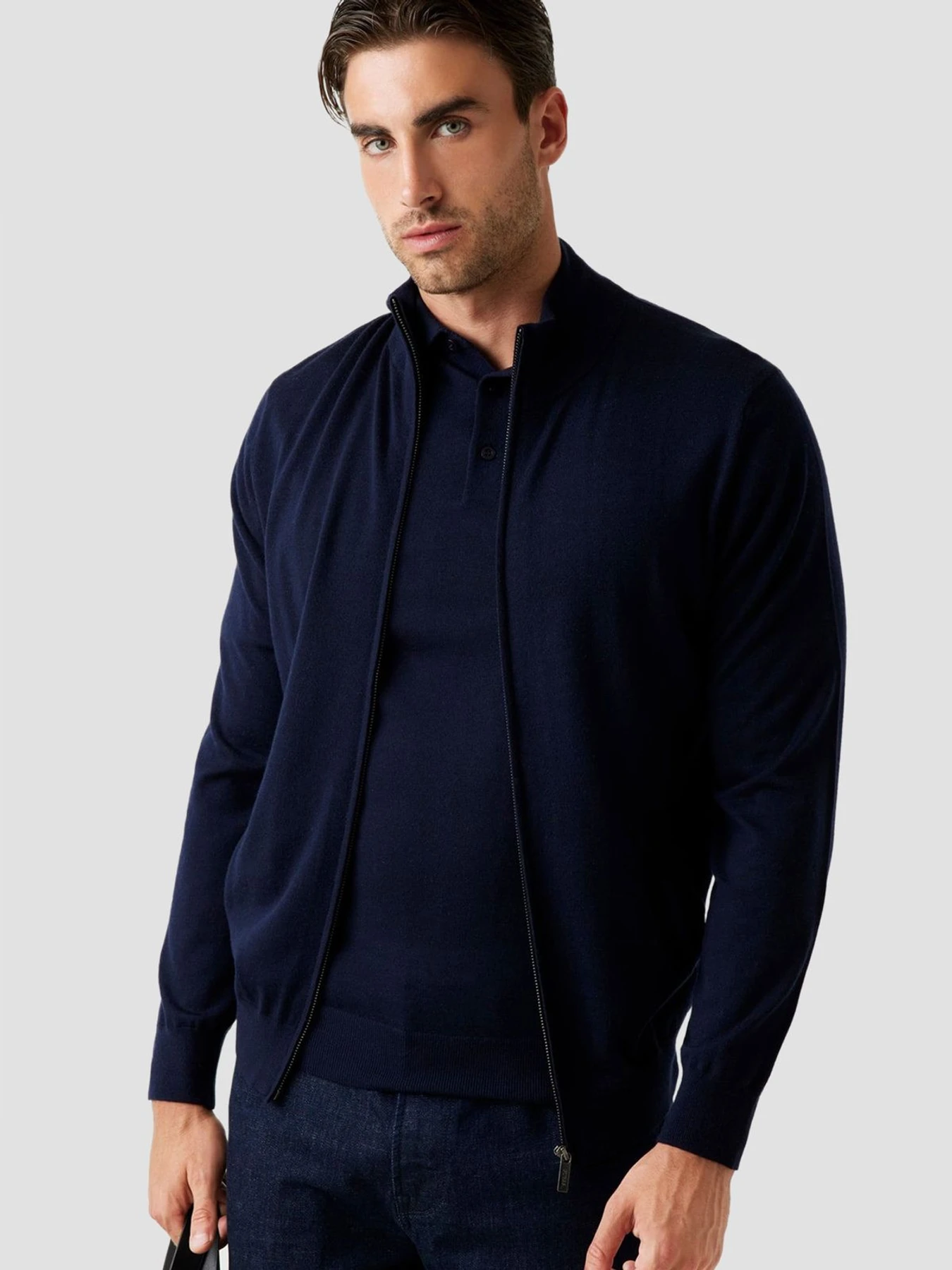 Худі та світшоти GUESS модель M5RR38.Z3LZ0;G7V2 Худі та світшоти GUESS модель M5RR38.Z3LZ0;G7V2 Фото