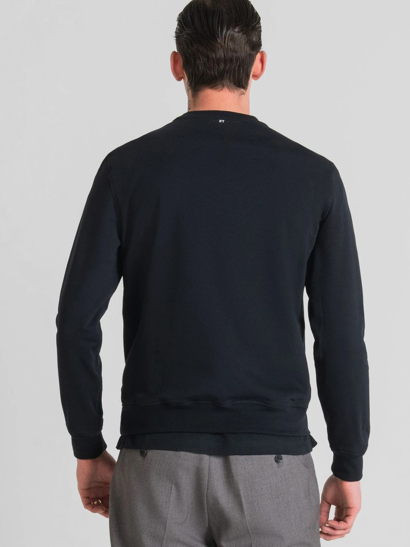 Худи и свитшоты Antony Morato модель MMFL00966.FA150185;7073 Фото