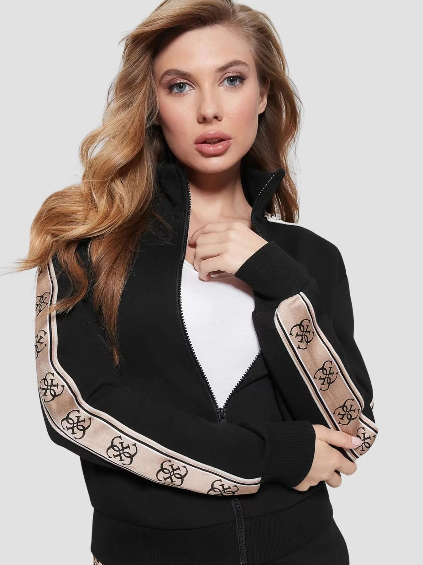 Худи и свитшоты GUESS модель V2YQ16.KB3P2;JBLK Фото