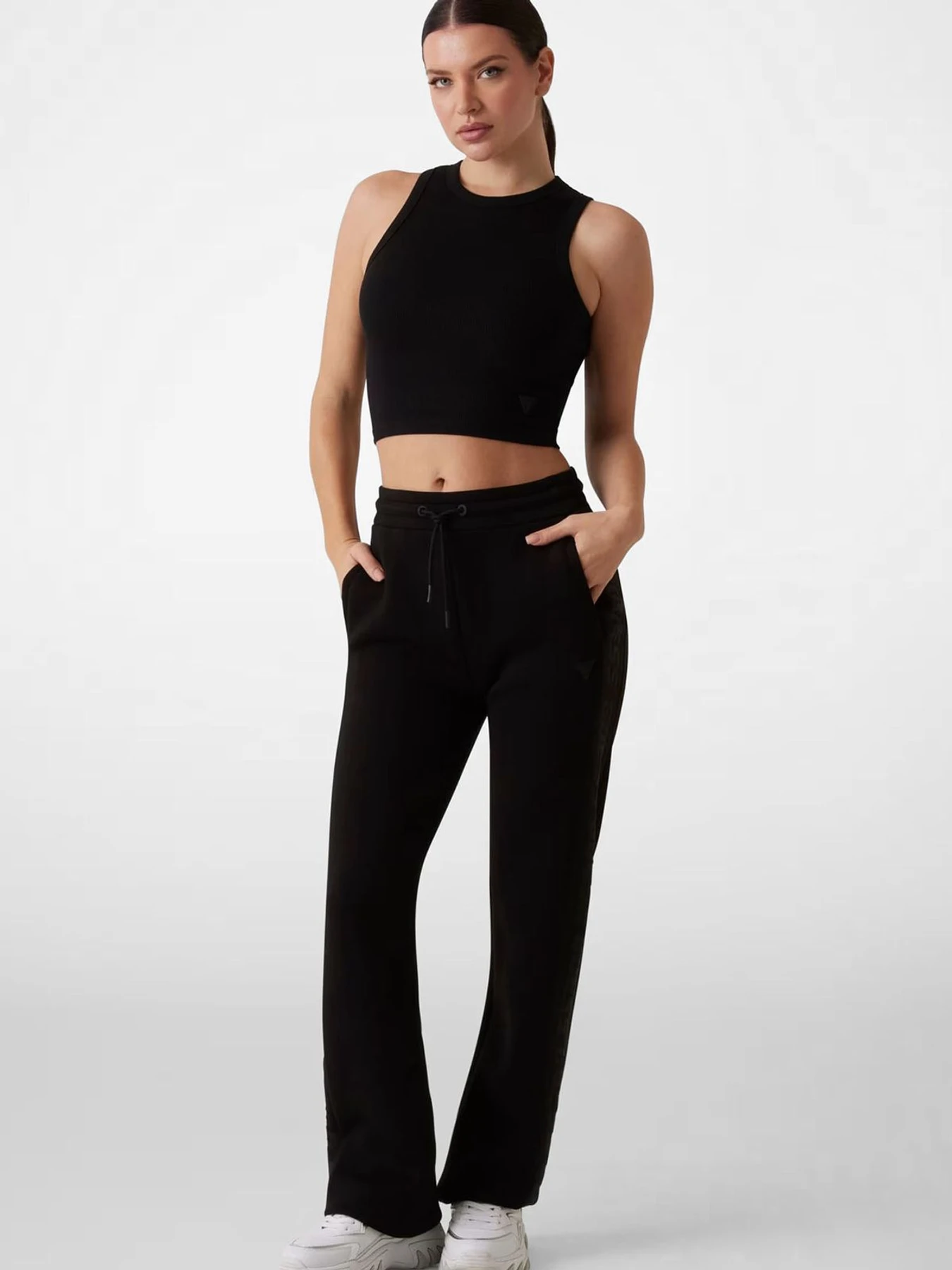 Футболки и поло GUESS модель V3GP19.K8RT2;JBLK Фото