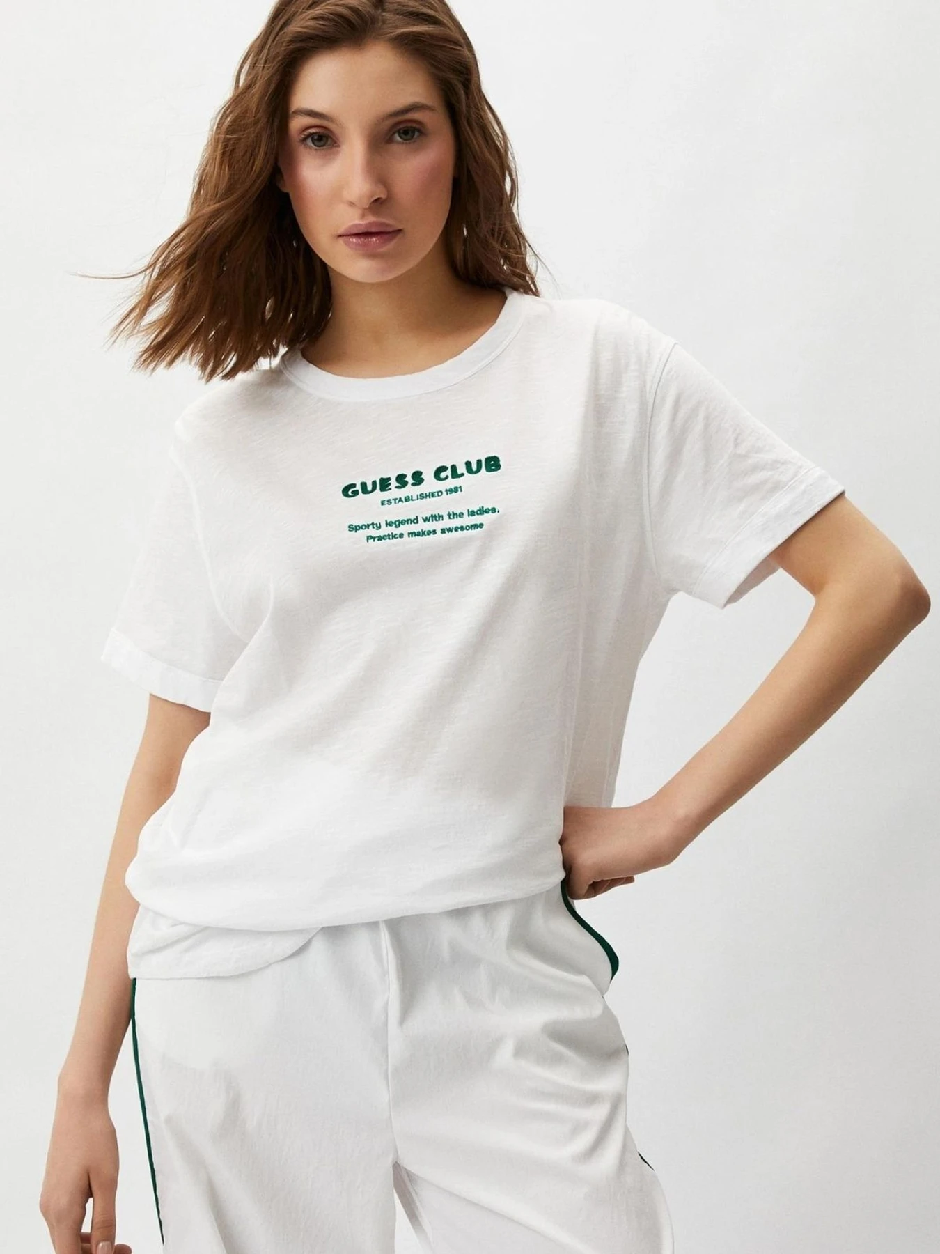 Футболки и поло GUESS модель V4GI05.K8G01;G011 Футболки и поло GUESS модель V4GI05.K8G01;G011 Фото