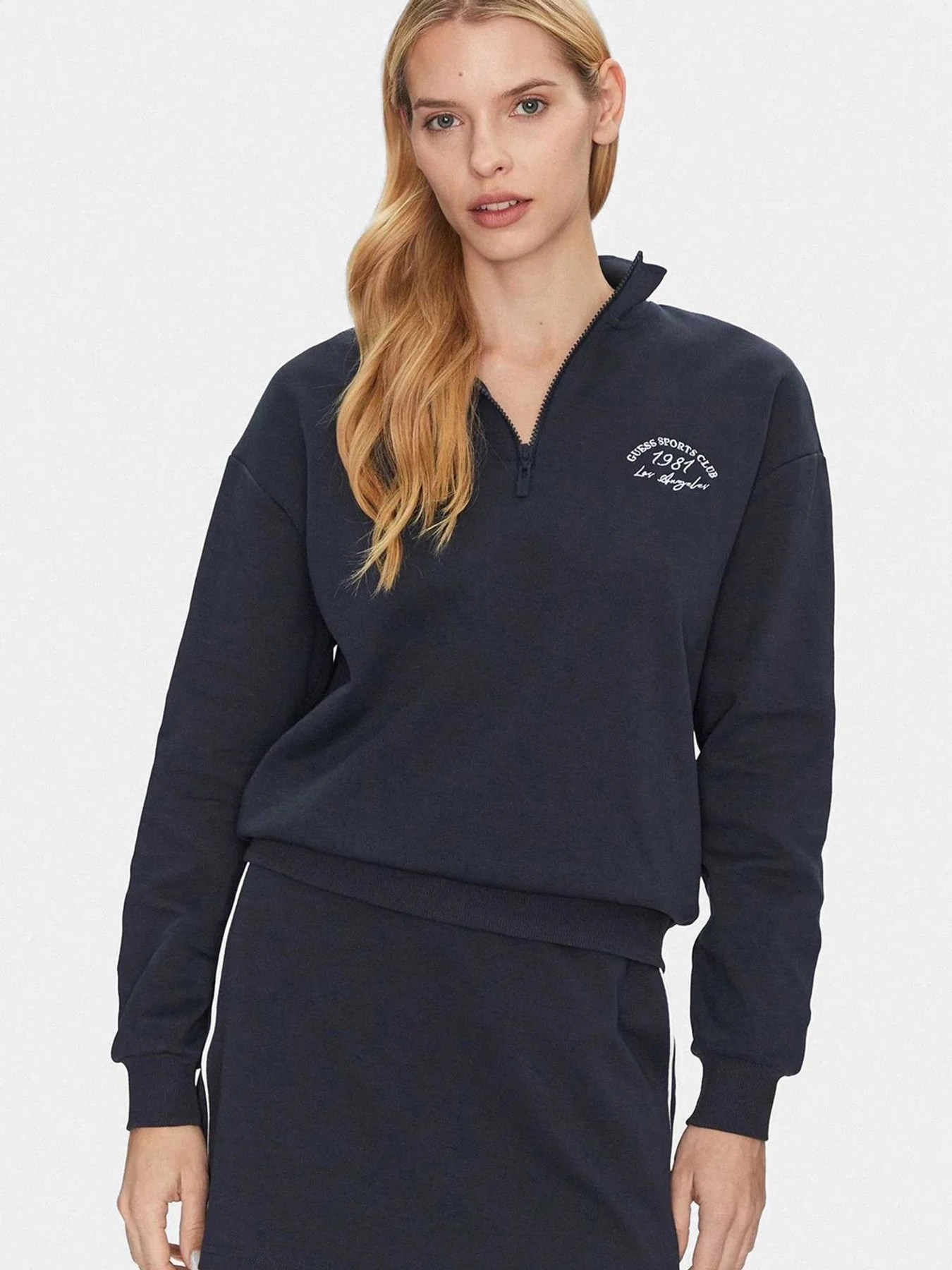 Худі та світшоти GUESS модель V5GQ06.KCS01;A71W Худі та світшоти GUESS модель V5GQ06.KCS01;A71W Фото
