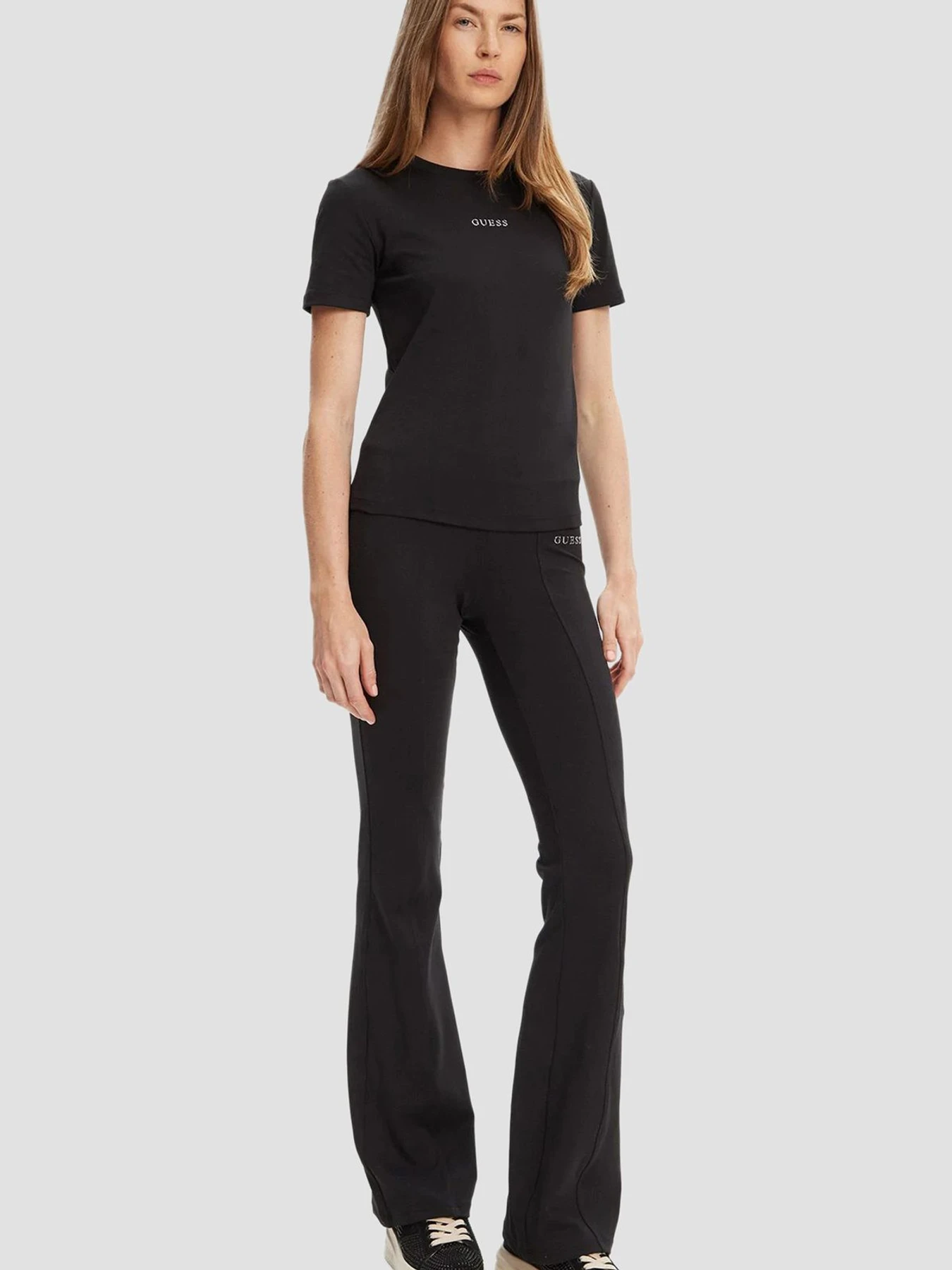 Футболки и поло GUESS модель V5RI10.KCD02;JBLK Фото