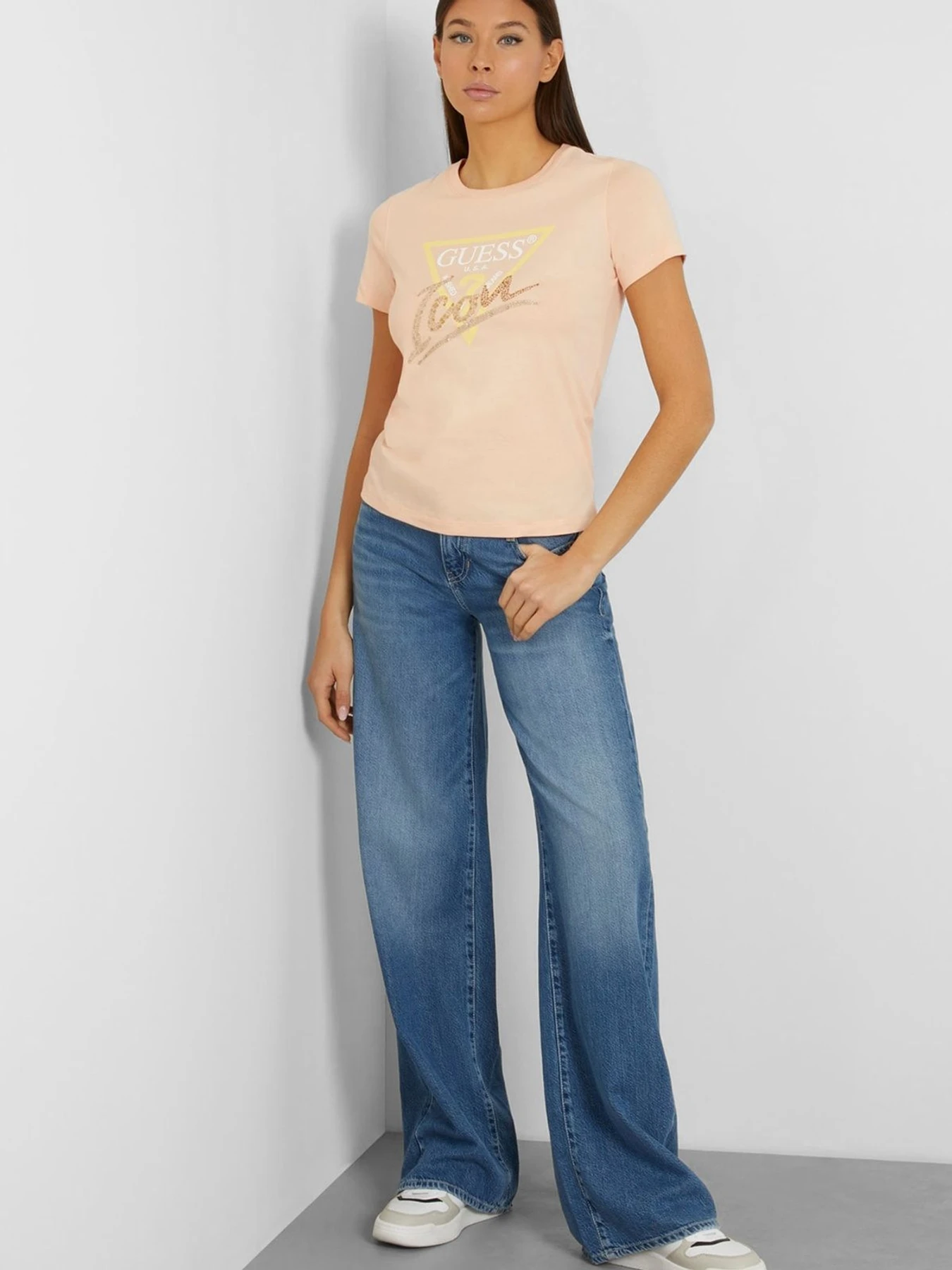 Футболки і поло GUESS модель W4GI20.I3Z14;G6J4 Футболки і поло GUESS модель W4GI20.I3Z14;G6J4 Фото