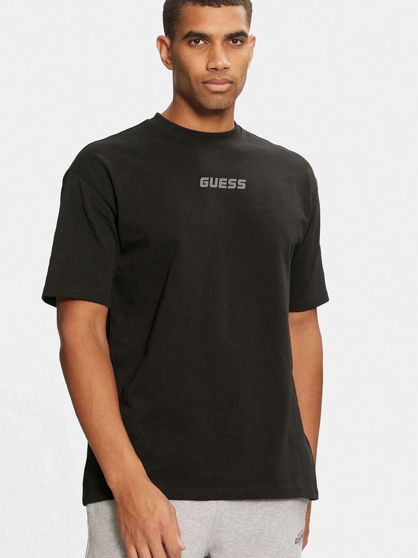 Футболки и поло GUESS модель Z4BI00.KCE21;JBLK Футболки и поло GUESS модель Z4BI00.KCE21;JBLK Фото