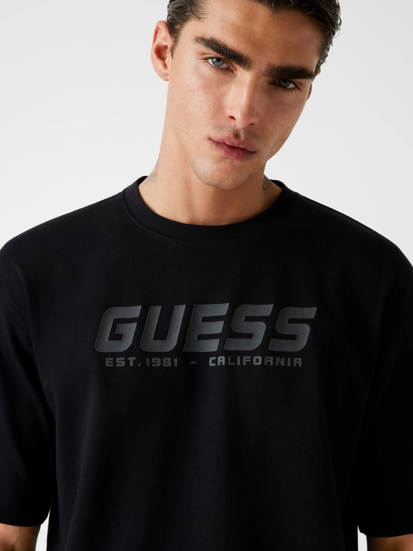 Футболки і поло GUESS модель Z5BI03.K1871;JBLK Футболки і поло GUESS модель Z5BI03.K1871;JBLK Фото