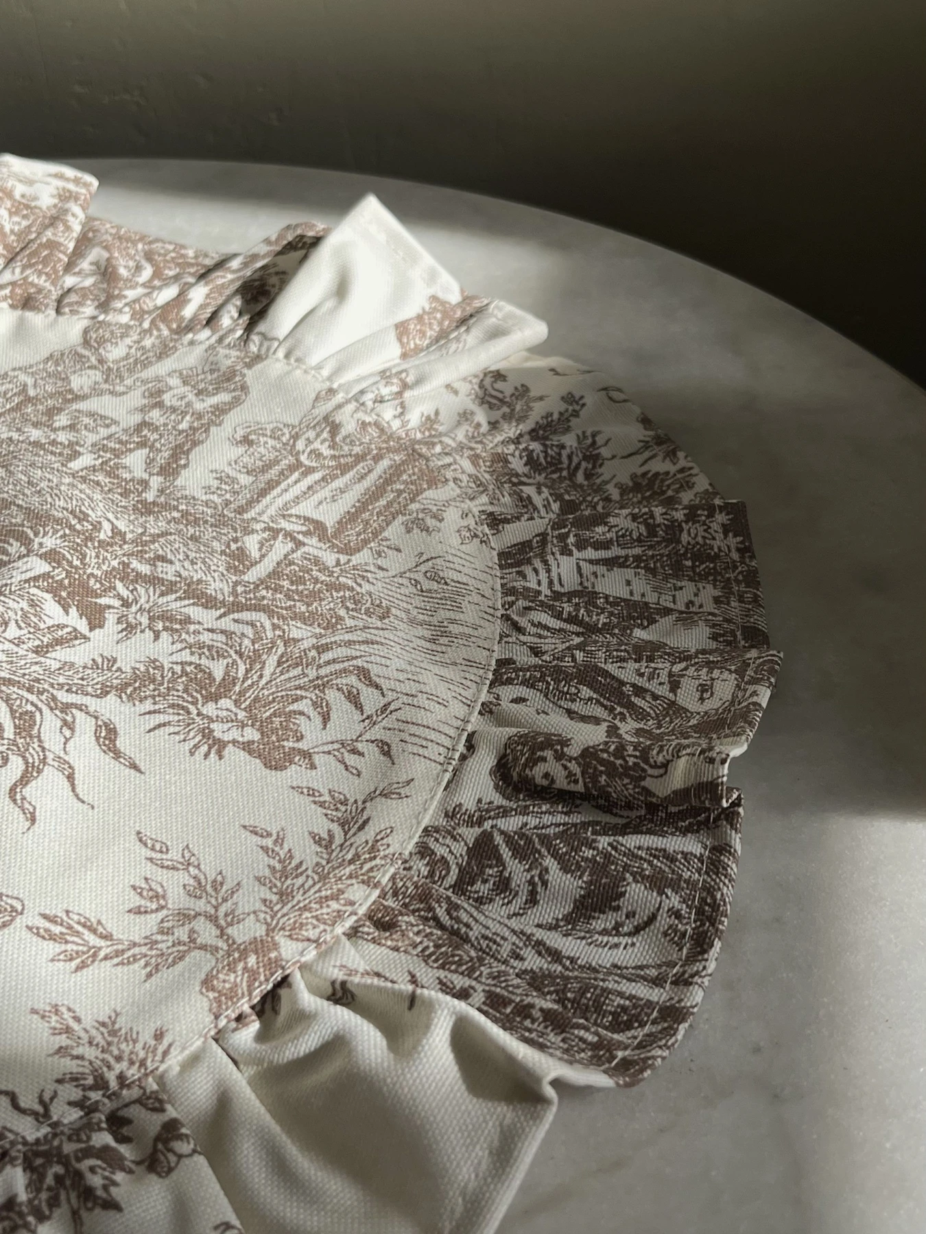 Салфетка сервировочная с рюшами хлопковая водотталкивающая Italiano Beige Ecotton модель 25576 Салфетка сервировочная с рюшами хлопковая водотталкивающая Italiano Beige Ecotton модель 25576 Фото