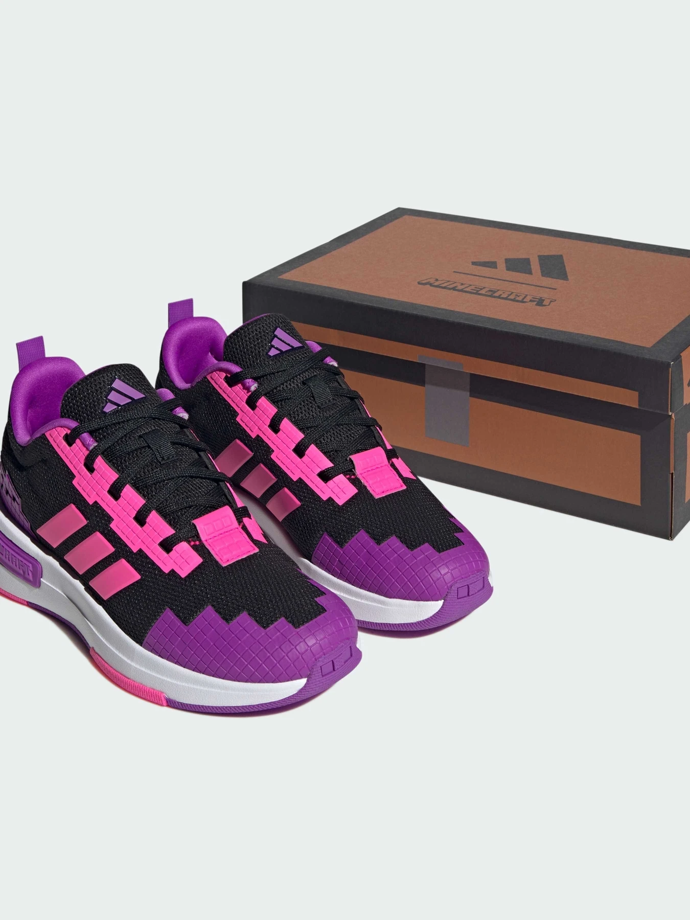 Кроссовки Adidas модель HQ7442 Кроссовки Adidas модель HQ7442 Фото