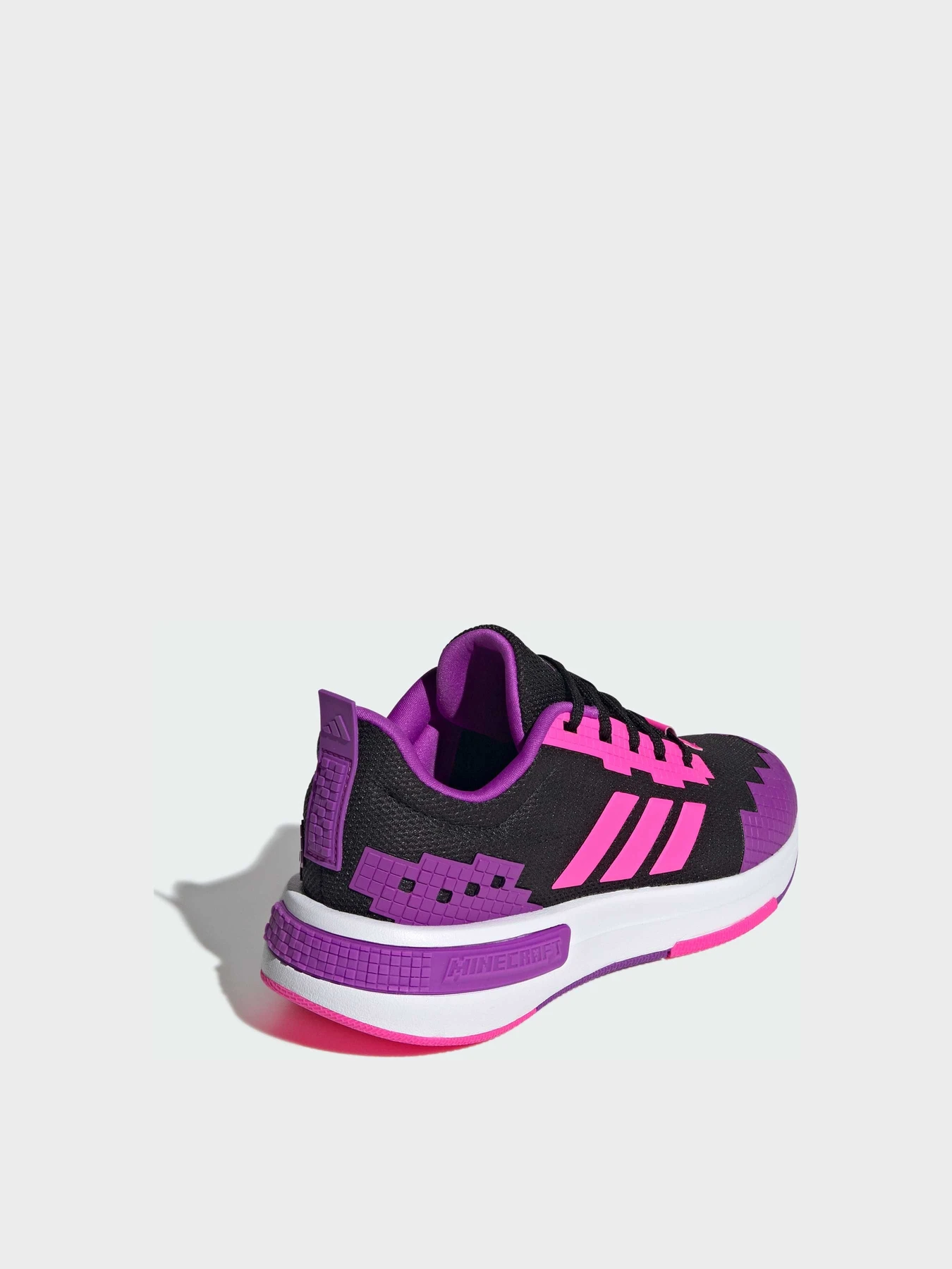 Кроссовки Adidas модель HQ7442 Кроссовки Adidas модель HQ7442 Фото