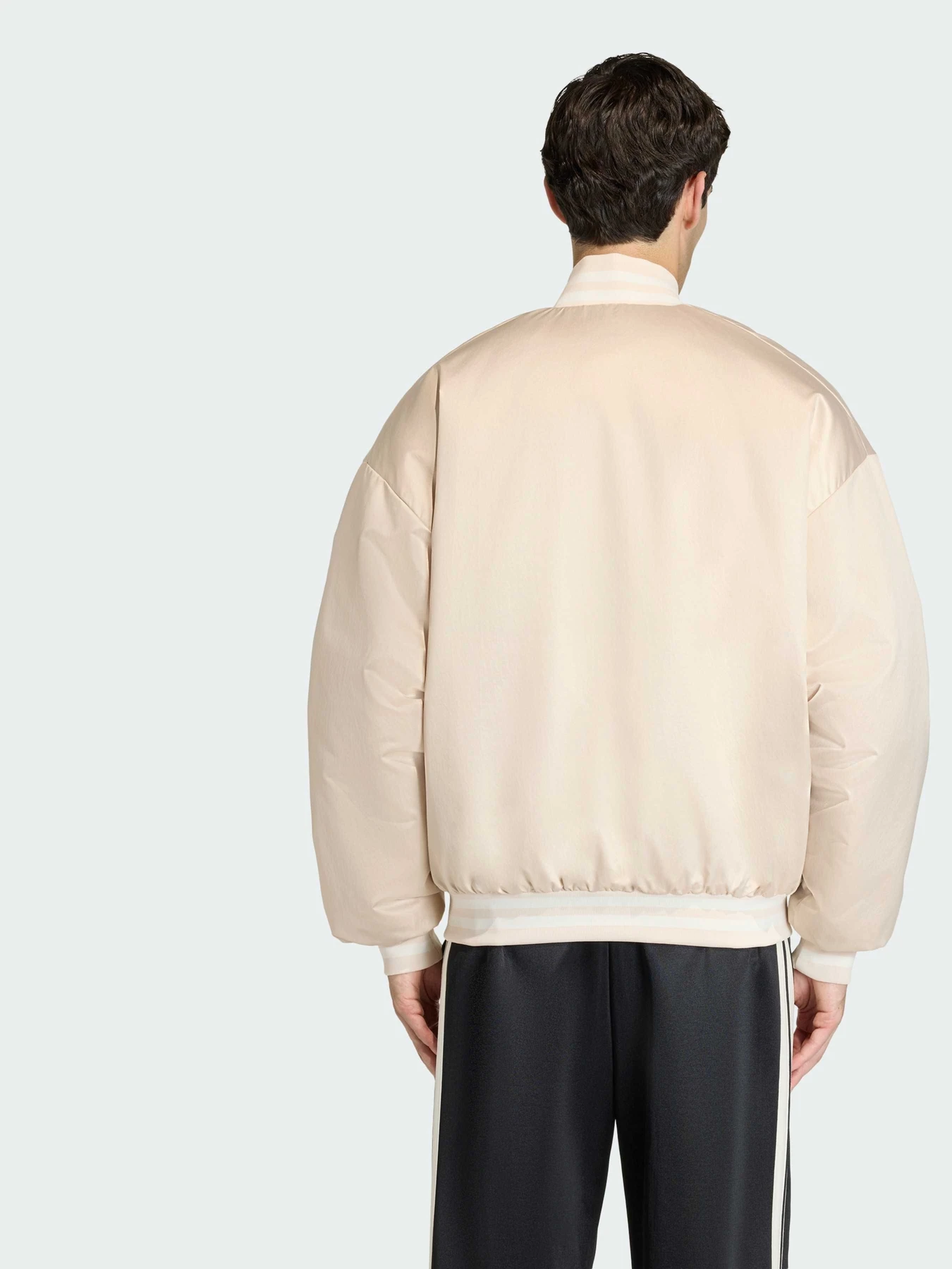 Куртки и дубленки Adidas модель KE6211 Куртки и дубленки Adidas модель KE6211 Фото
