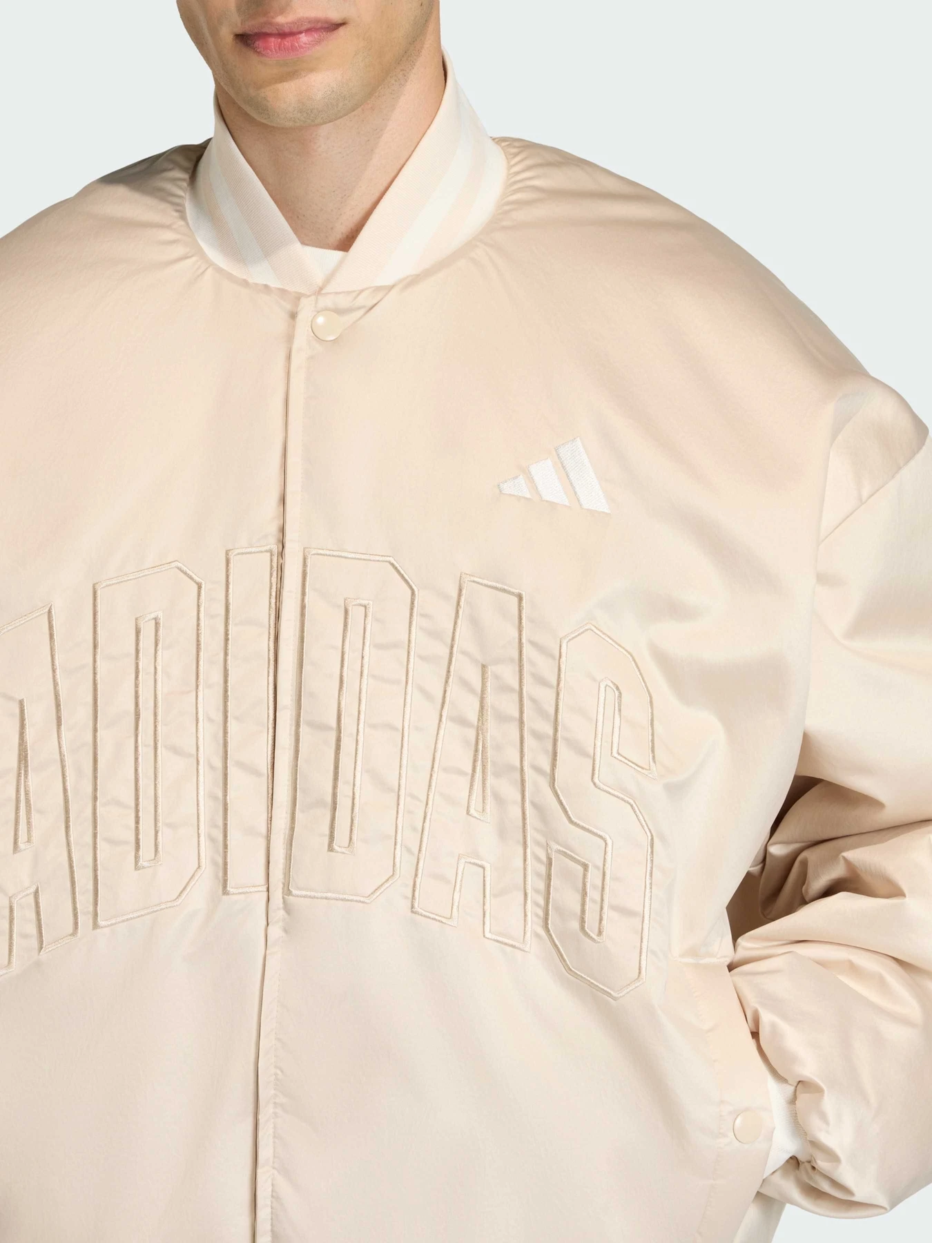 Куртки и дубленки Adidas модель KE6211 Куртки и дубленки Adidas модель KE6211 Фото
