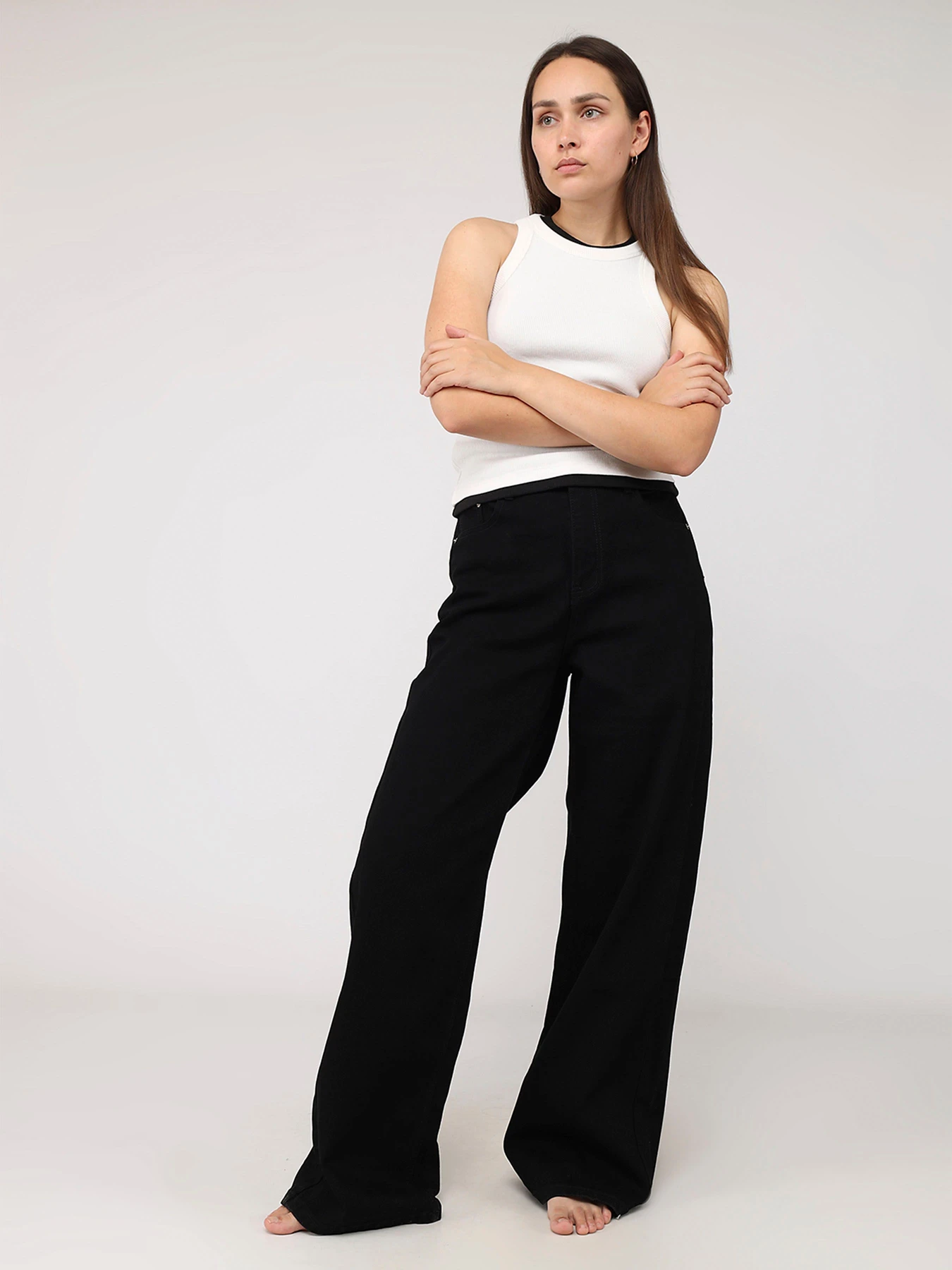 Джинсы YUKI модель ЦБ-00279682 Джинсы YUKI модель ЦБ-00279682 Фото