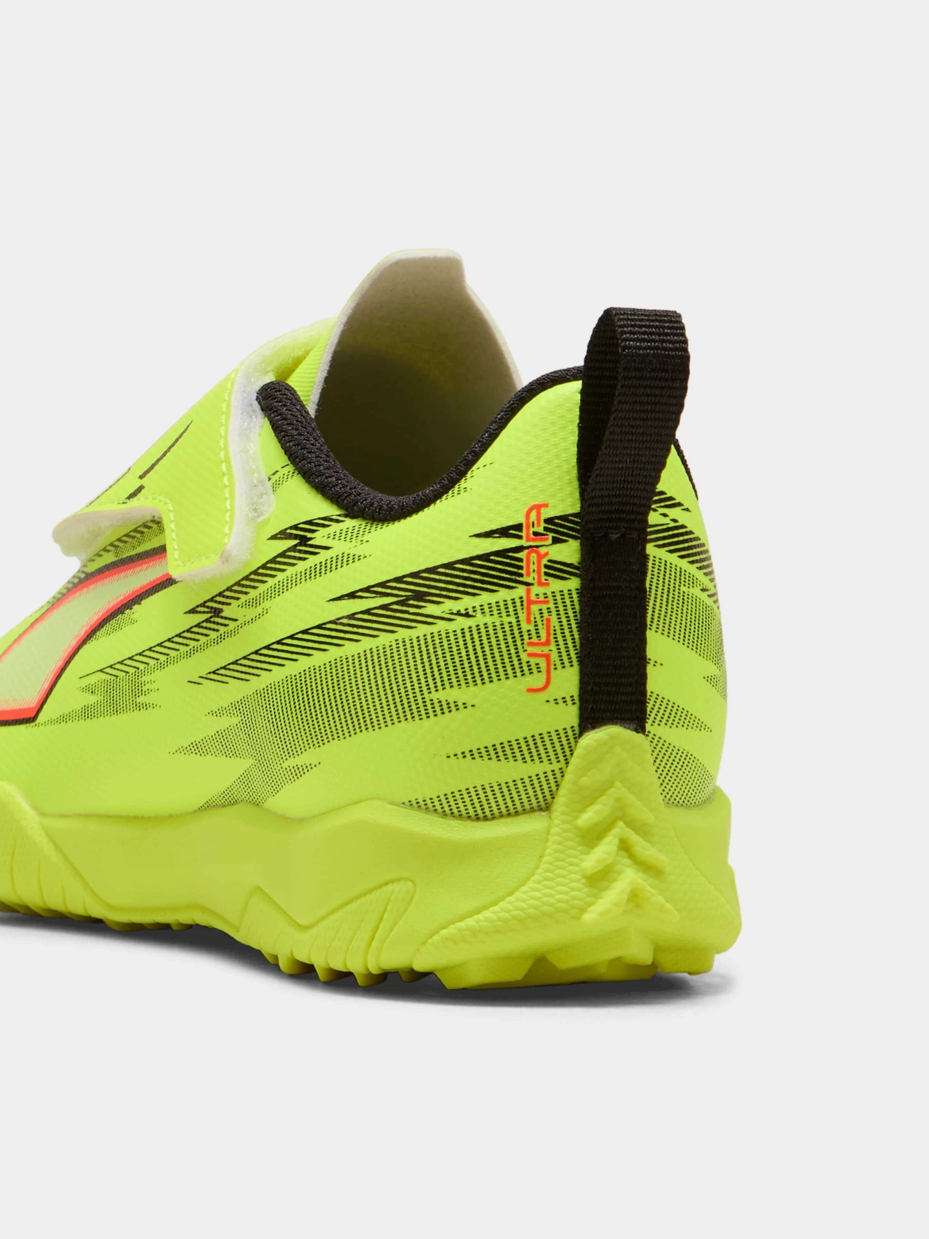 Кросівки PUMA Ultra 6 Play V Tt Jr модель 108991 Фото