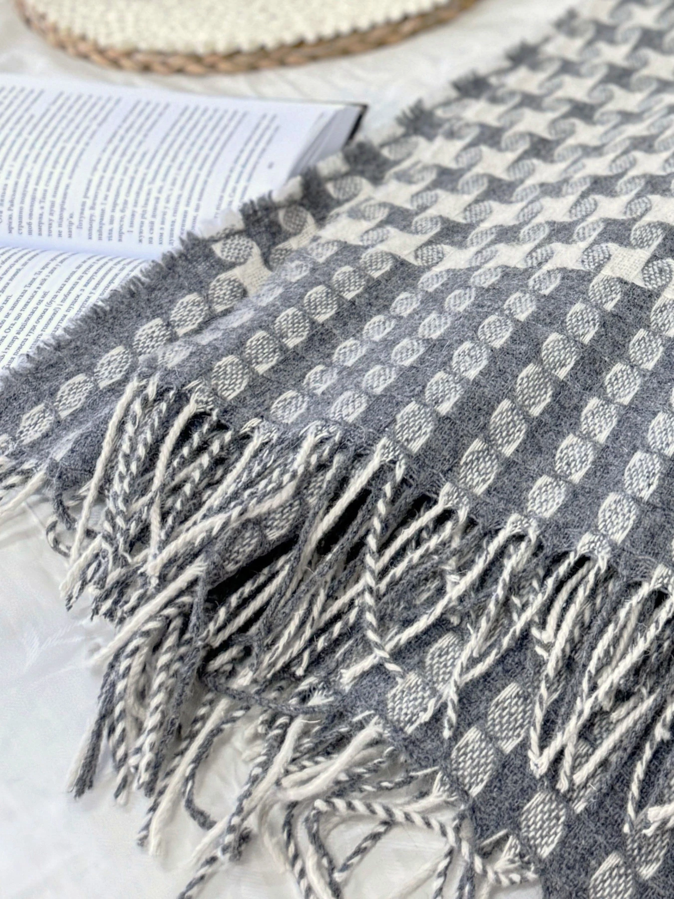 Плед шерстяной из новозеландской шерсти Carambola Grey Ecotton модель 04104 Плед шерстяной из новозеландской шерсти Carambola Grey Ecotton модель 04104 Фото