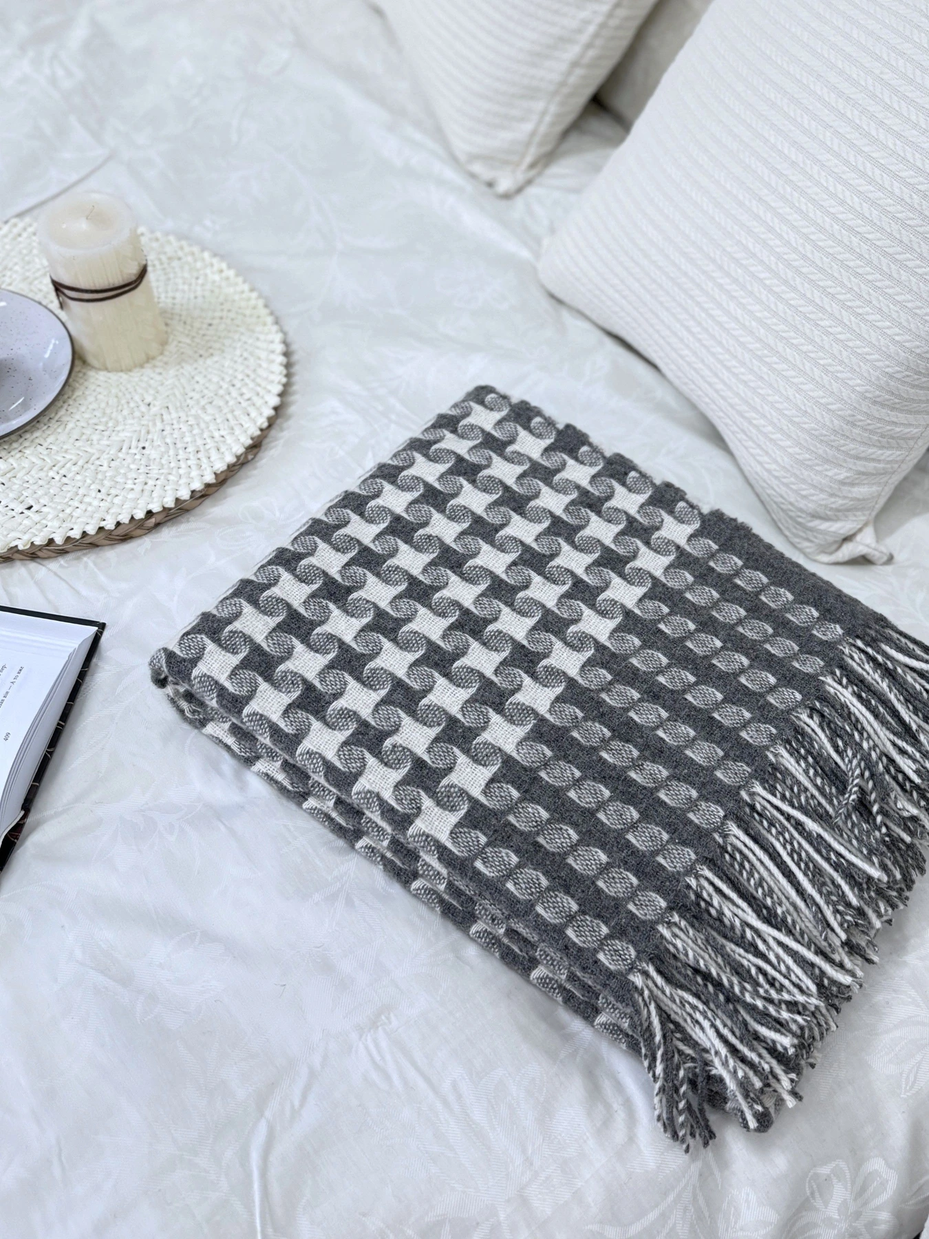 Плед шерстяной из новозеландской шерсти Carambola Grey Ecotton модель 04104 Плед шерстяной из новозеландской шерсти Carambola Grey Ecotton модель 04104 Фото