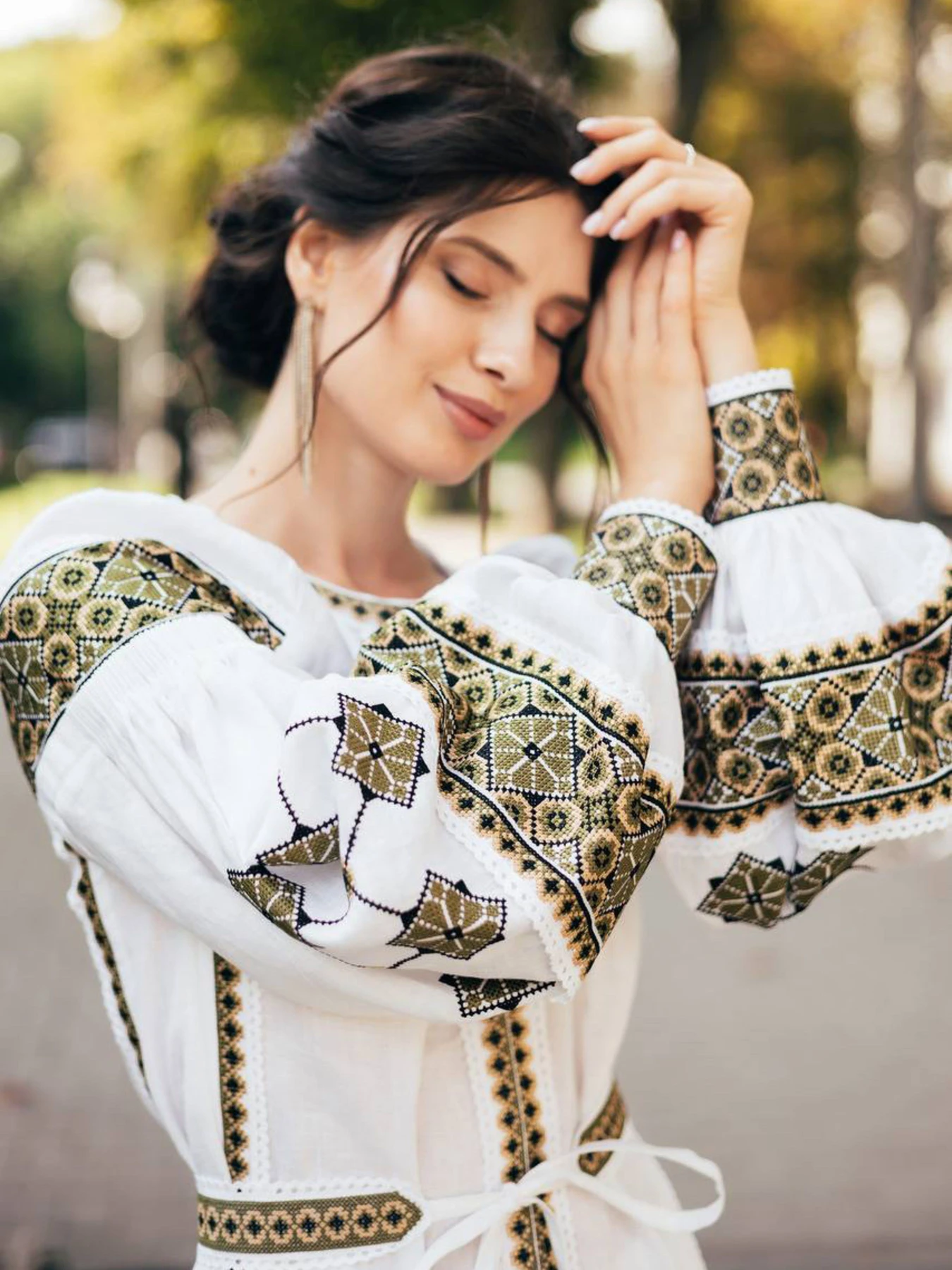 Вишиванки Golden Trinity модель OBERIH3 Фото
