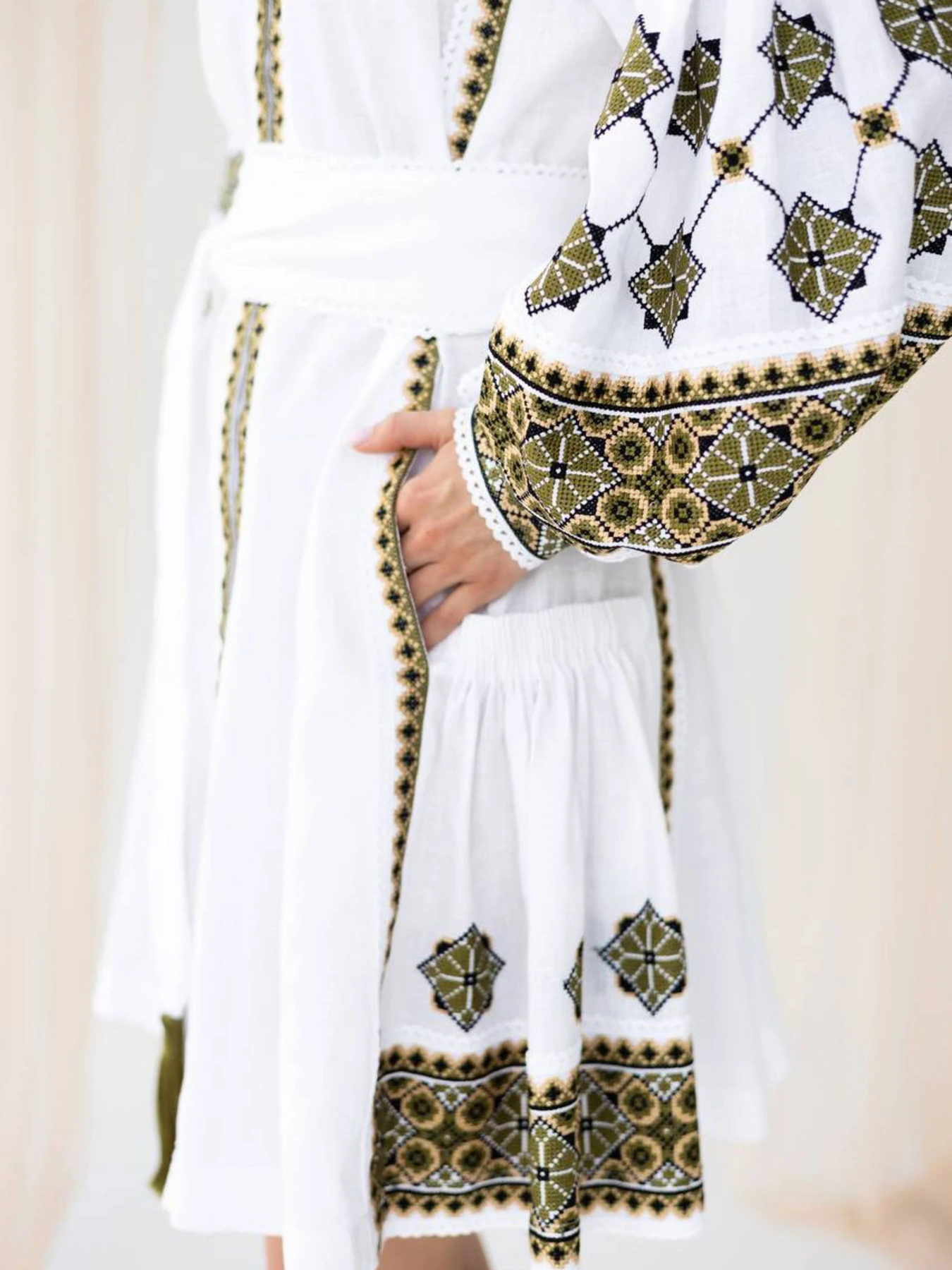 Вишиванки Golden Trinity модель OBERIH4 Фото