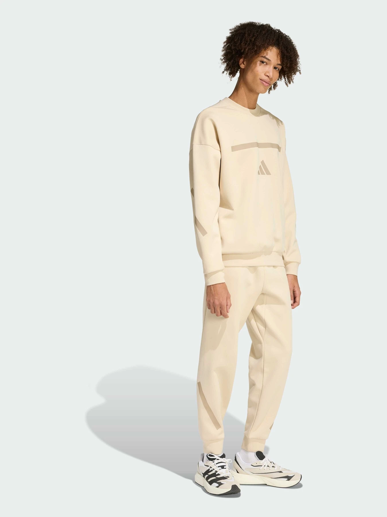 Худи и свитшоты Adidas ZNE модель KE4705 Худи и свитшоты Adidas ZNE модель KE4705 Фото